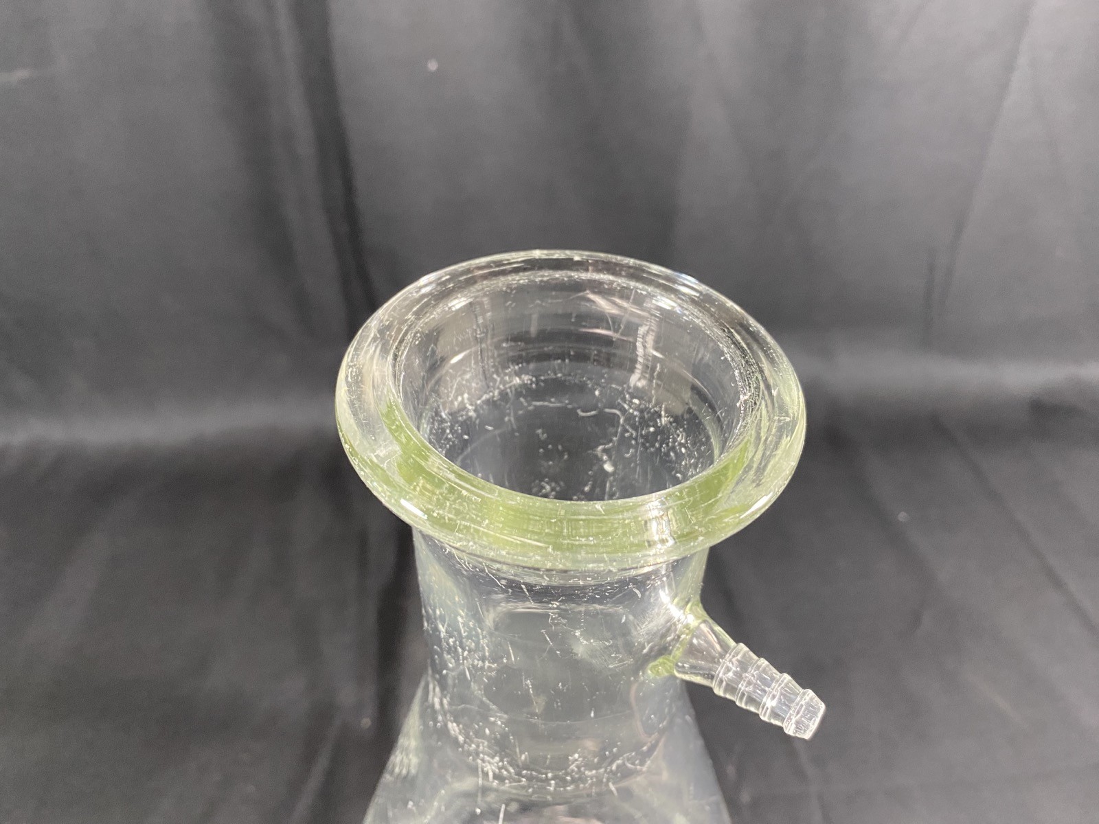 VWR 4000mL Heavy Wall Filtering Flask With Sidearm Tubulation 89000-391