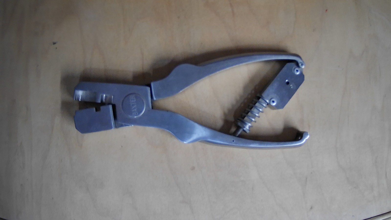 Baxter 2B8043, Medication Hand Sealer Clip, Small:- 3-1/2″x 3-1/2″