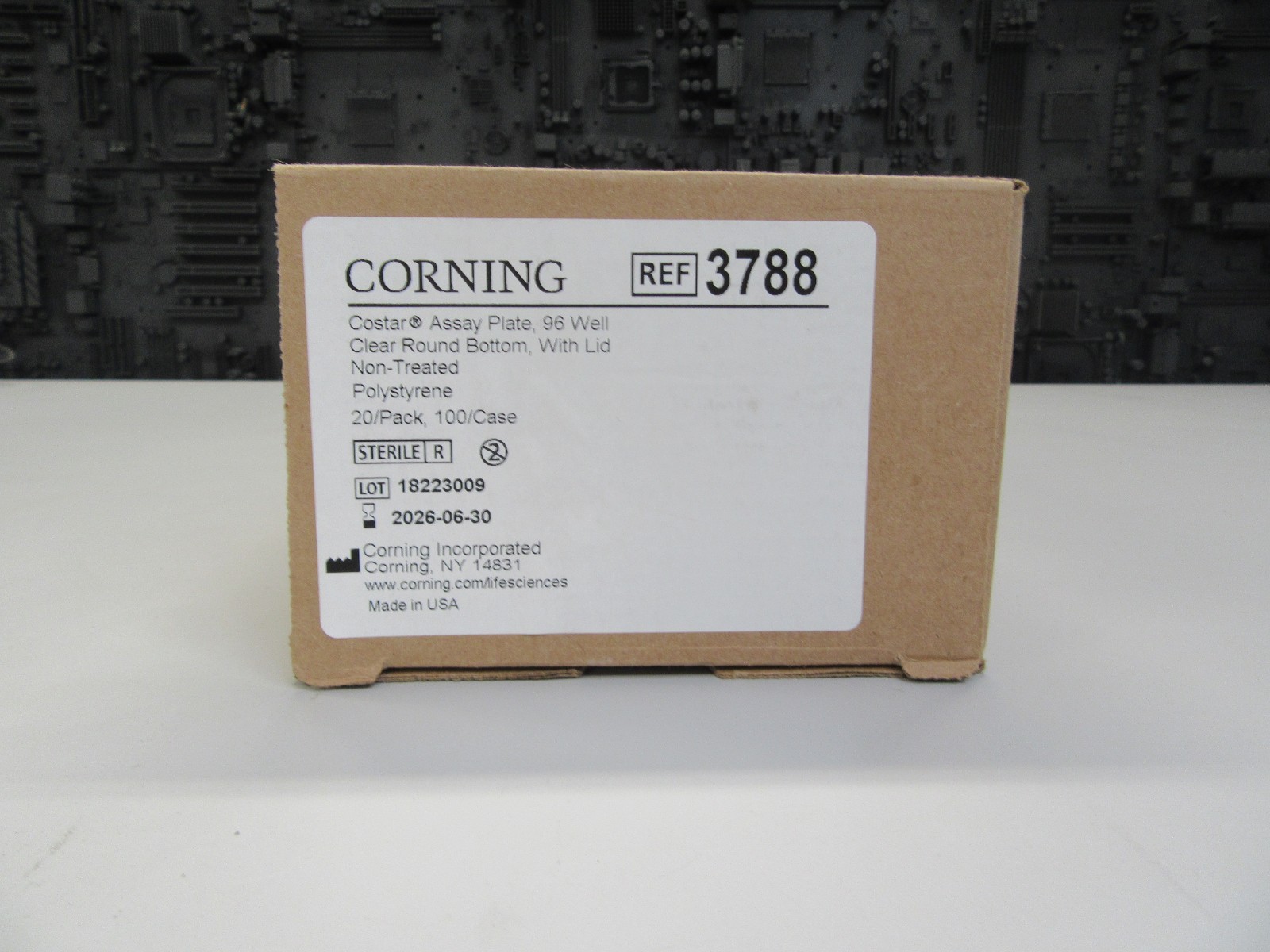 Lot of 4 – Corning Costar 3788 96-Well Assay Plates with Lids