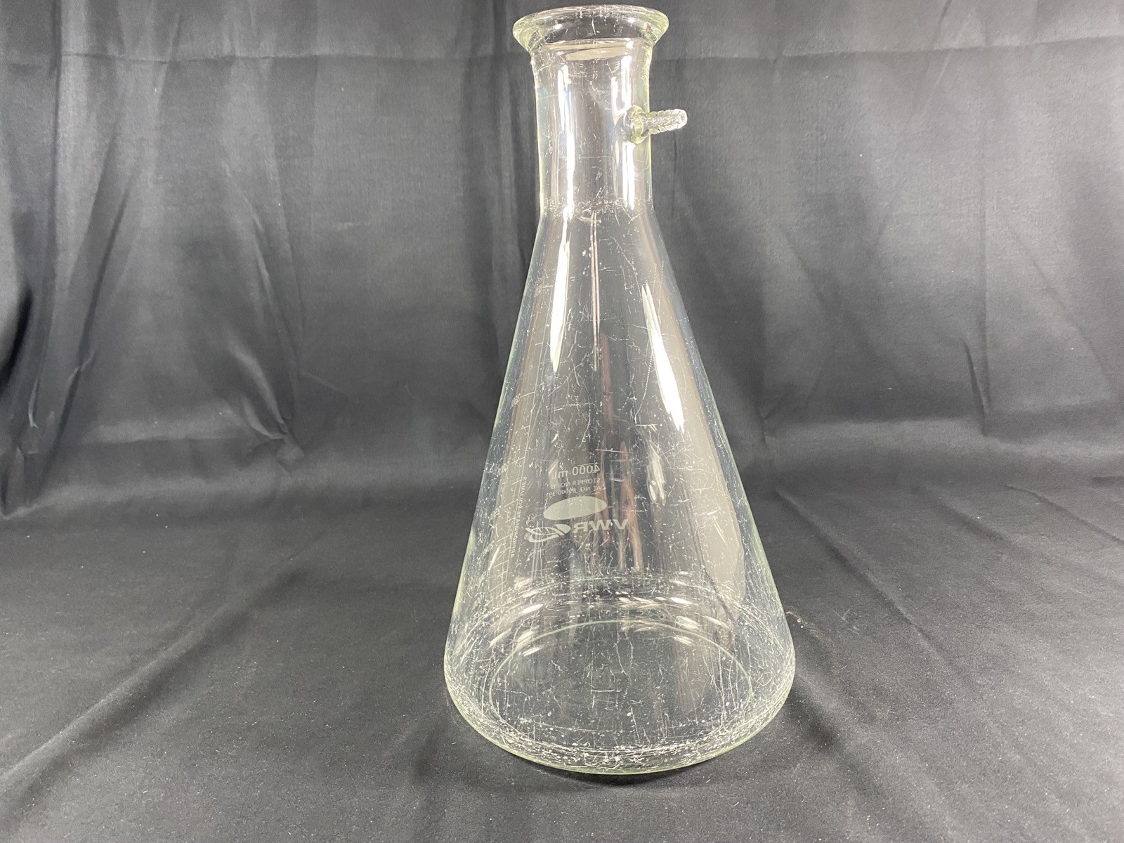 VWR 4000mL Heavy Wall Filtering Flask With Sidearm Tubulation 89000-391