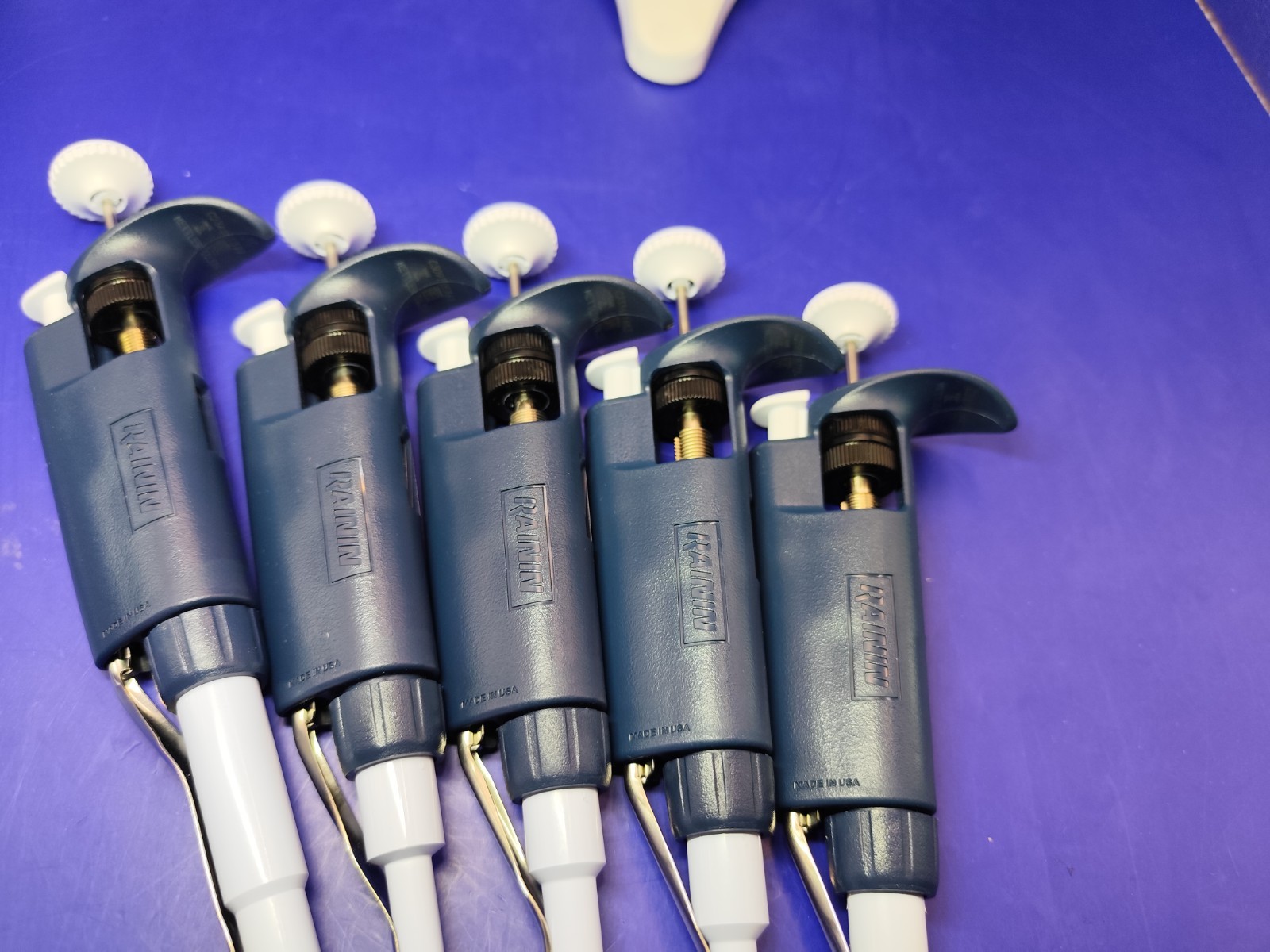 Set Of X5 Rainin Classic Pipette PR1000 PR200 PR20 PR10 PR2 With Carousel Stand