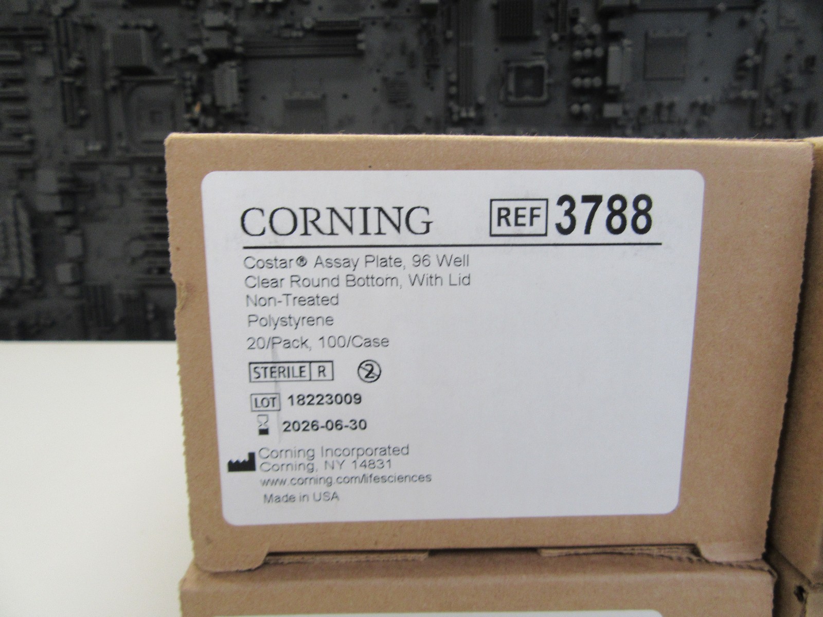 Lot of 4 – Corning Costar 3788 96-Well Assay Plates with Lids