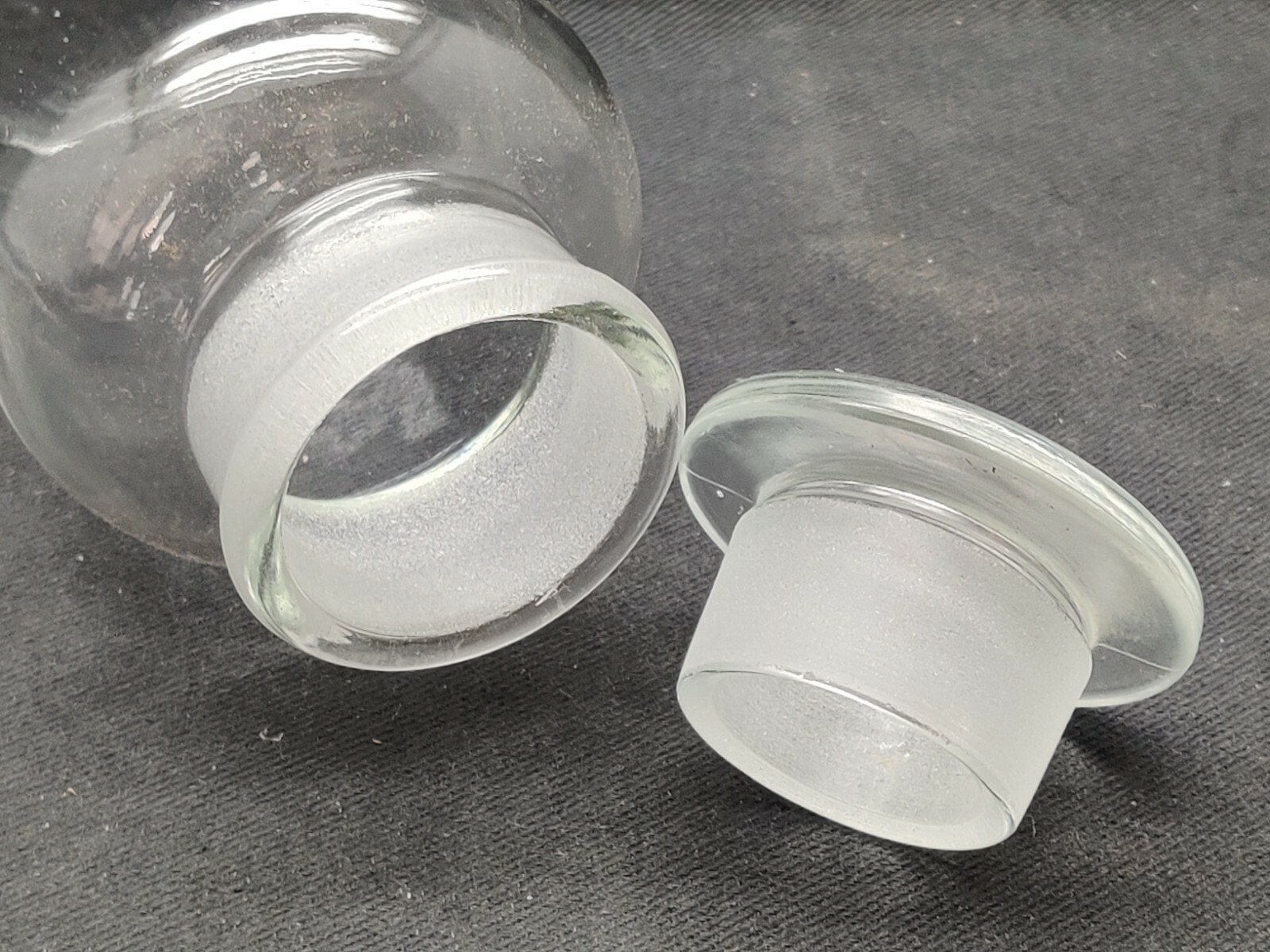 New Wheaton 500mL 16oz Glass Wide Mouth Reagent Bottle w/ Hood Stopper, 216139