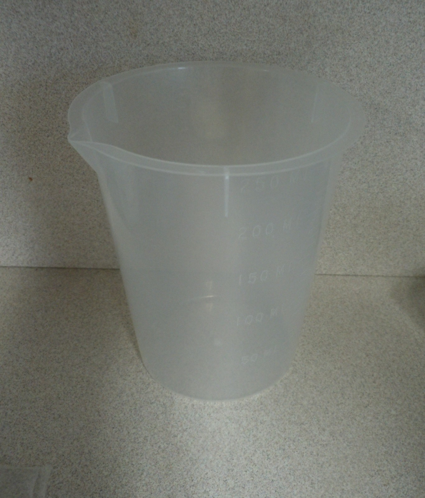 250mL Polypropylene Plastic Beaker – Griffin Style Graduated Beaker, Pack of 10