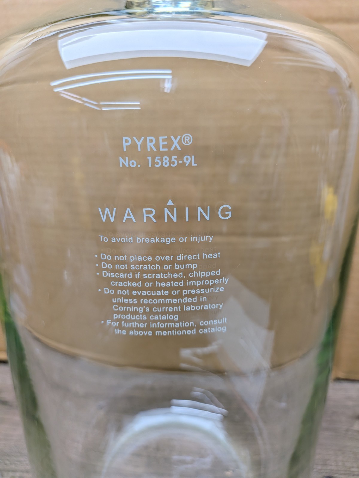 NOS PYREX 1585-9L is a heavy-wall, 9-liter borosilicate glass serum bottle