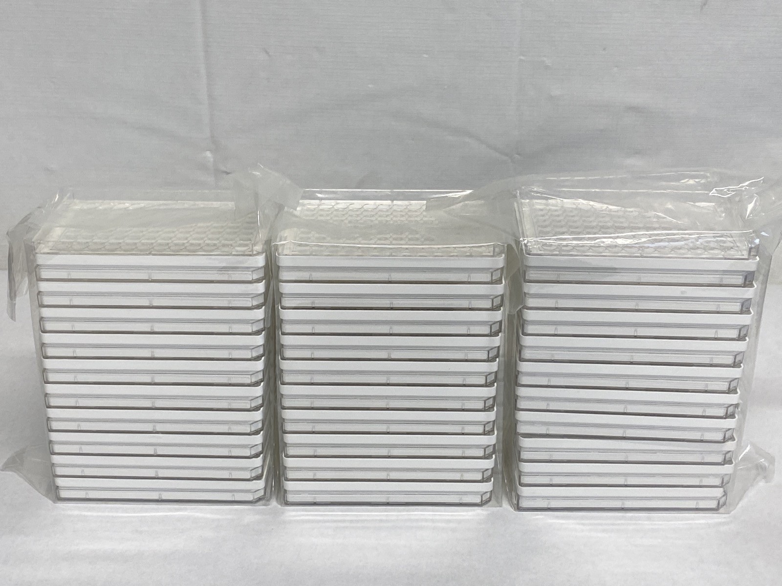 (30) THERMO Nunc 96-Well 0.4mL White TC MicroPlate Optical Bttm Lid 165306