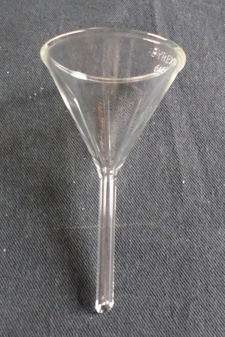 NEW Corning Pyrex Glass 65mL Diameter 60° Angle Fluted Funnel with Short Stem