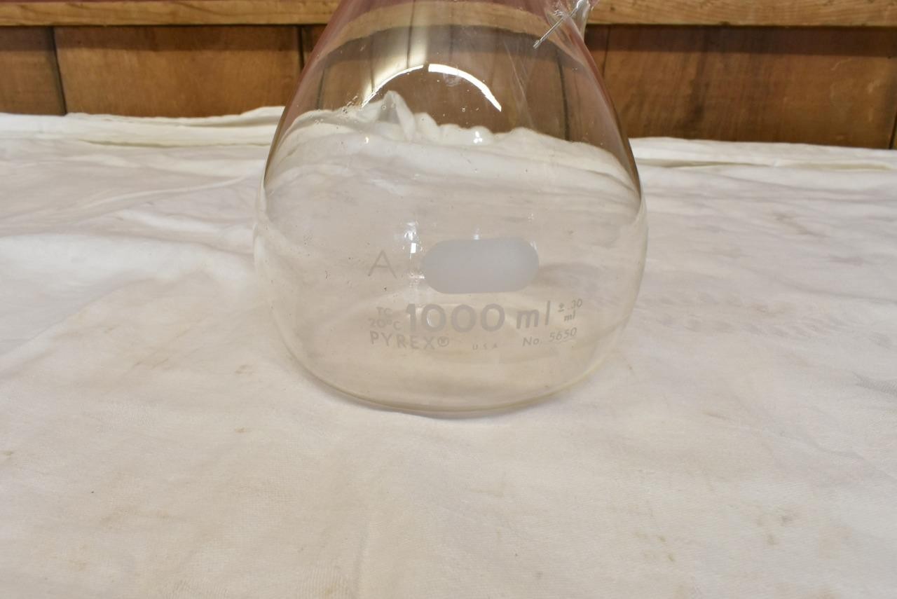 Vintage Scientific Glass Lab Machine Parts Buchi AG 190 Uster Pyrex 5650 Beakers