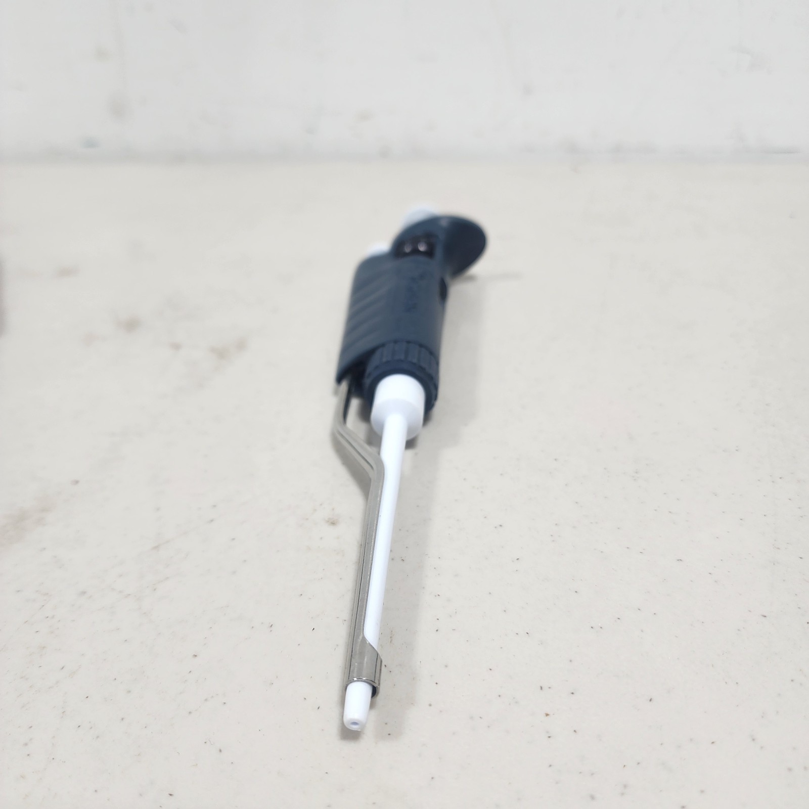 Gilson Pipetman Classic P100 Adjustable Single-Channel Pipette Pipet