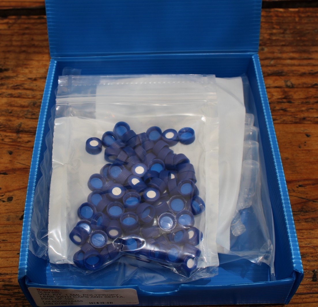 Thermo 079812 Vial Kit, 1.5ML Polypropylene with Caps and Septa, Pkg of 100 Pcs