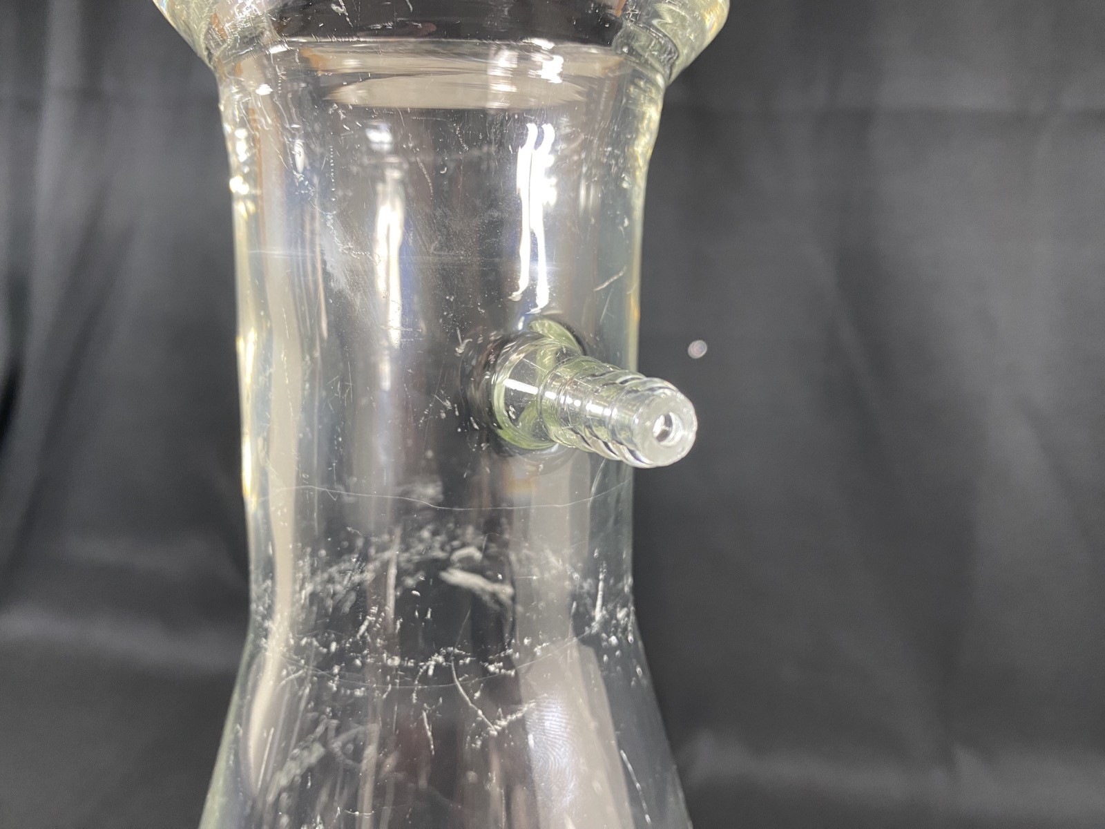VWR 4000mL Heavy Wall Filtering Flask With Sidearm Tubulation 89000-391