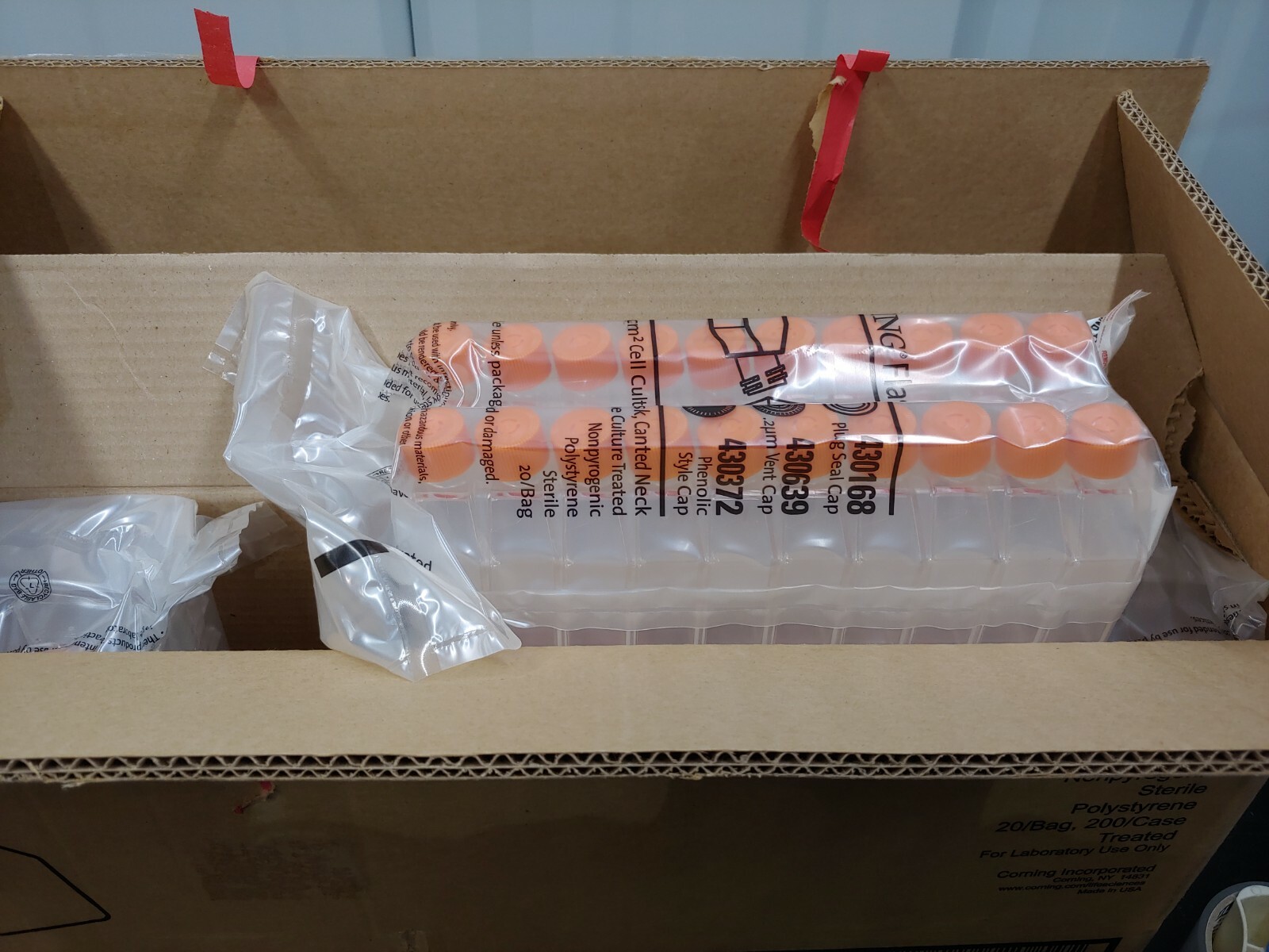Corning 430639 25cm2 Flask Canted Neck Nonpyrogenic Sterile Polystyrene 100/Case