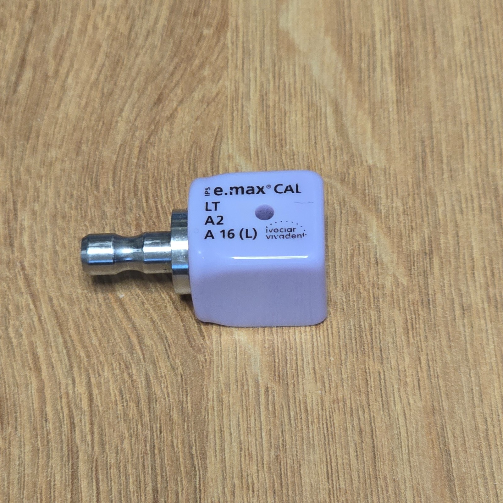 IPS Emax Cad Implant Blocks LT A2 / A16 (L) / 1 Count