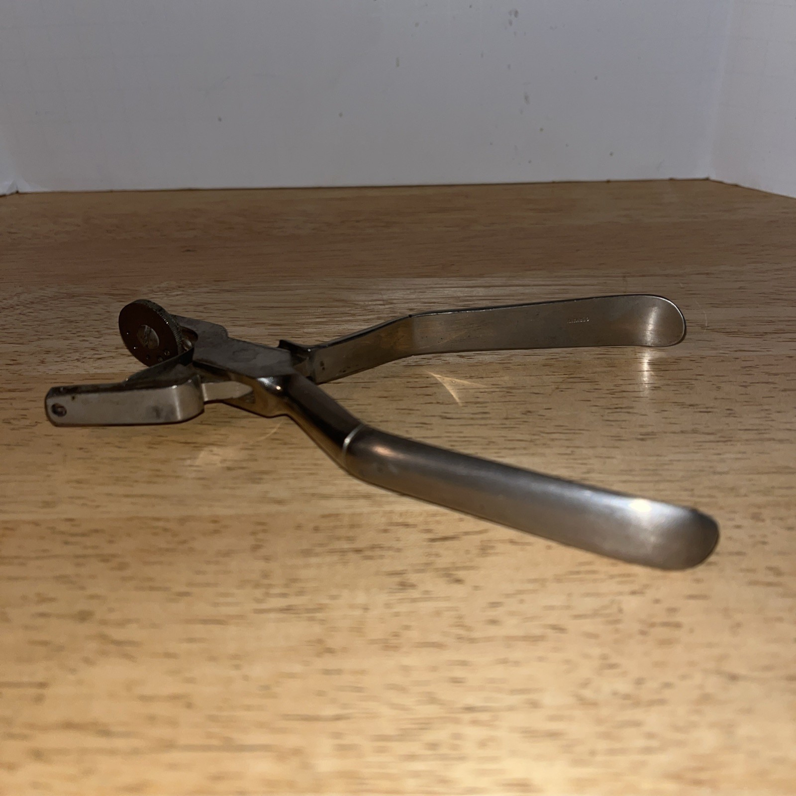 Vintage Worthington Raymond Ainsworth Dam Punch Rotatory Dental Clamp Germany