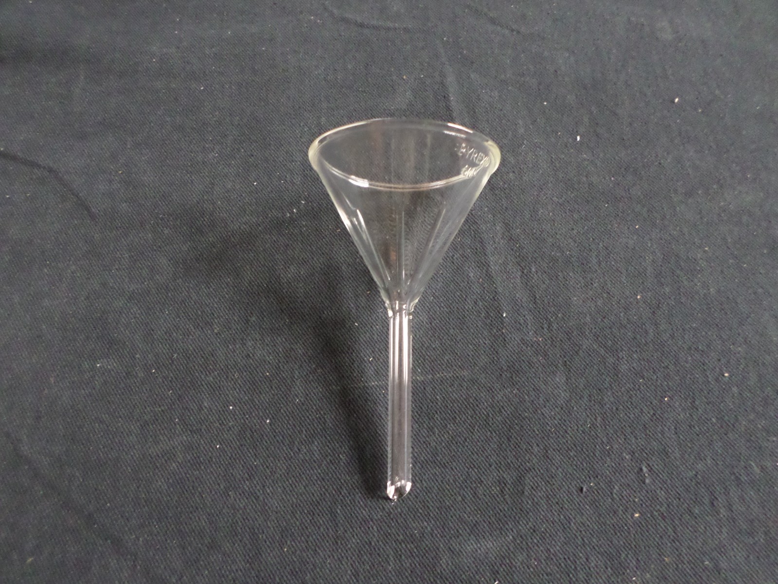 NEW Corning Pyrex Glass 65mL Diameter 60° Angle Fluted Funnel with Short Stem