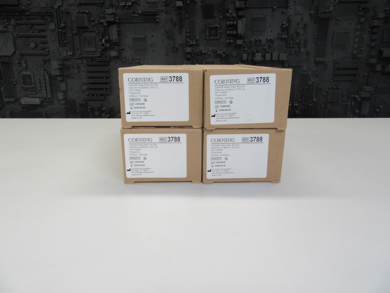 Lot of 4 – Corning Costar 3788 96-Well Assay Plates with Lids