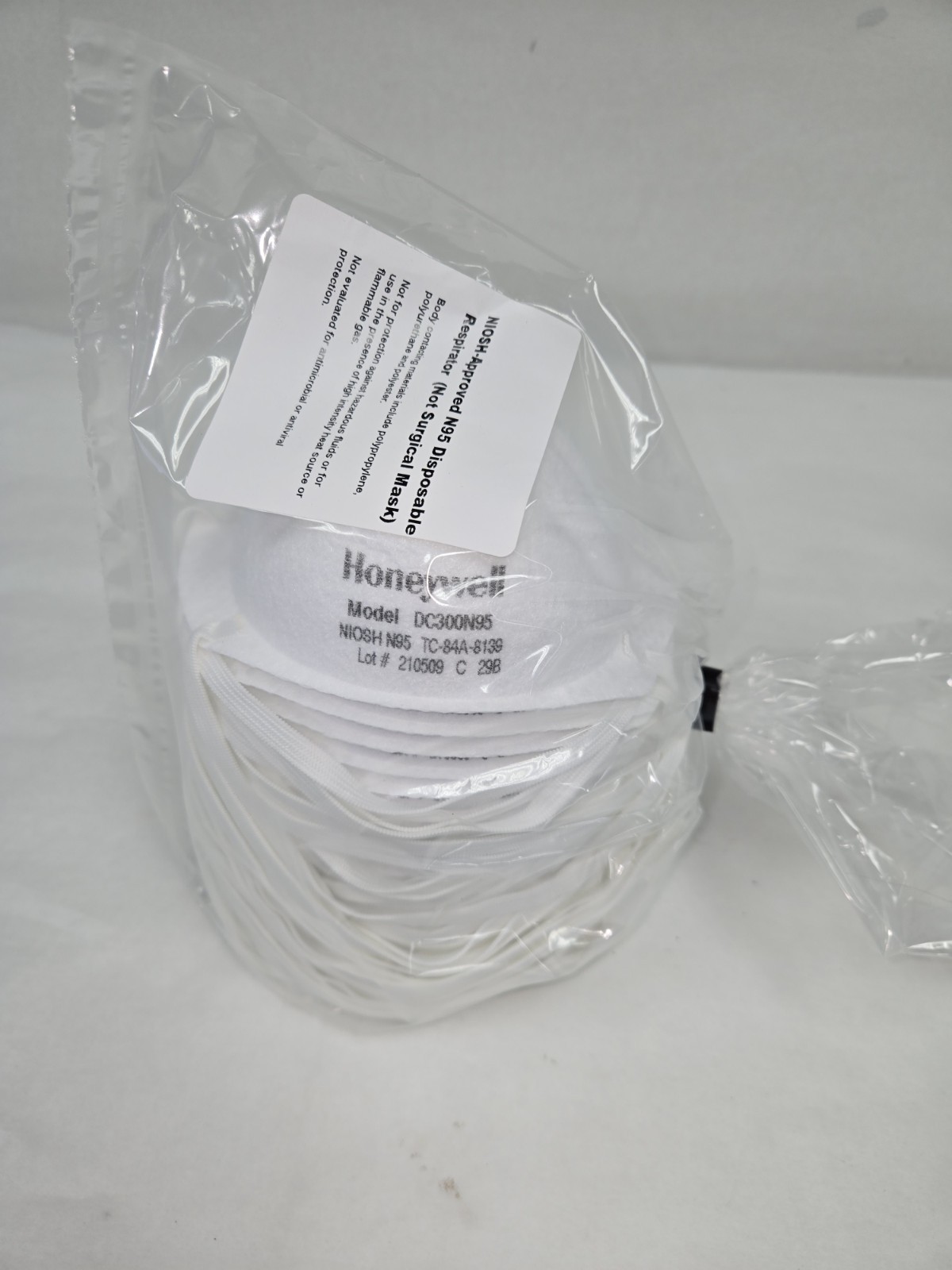 Honewell NIOSH N95 Facemasks 20pack Particulate Resperators DC300N95