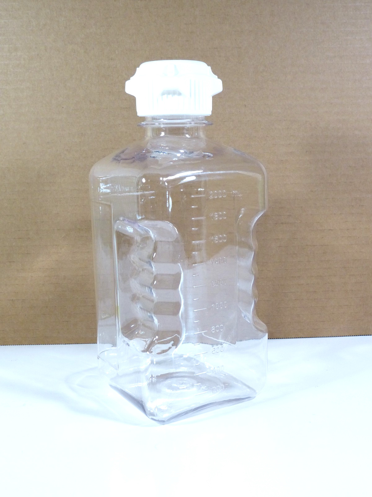 Foxx Life Sciences 137-6511-FLS, 2L (2000mL) sterile, square PETG media bottle