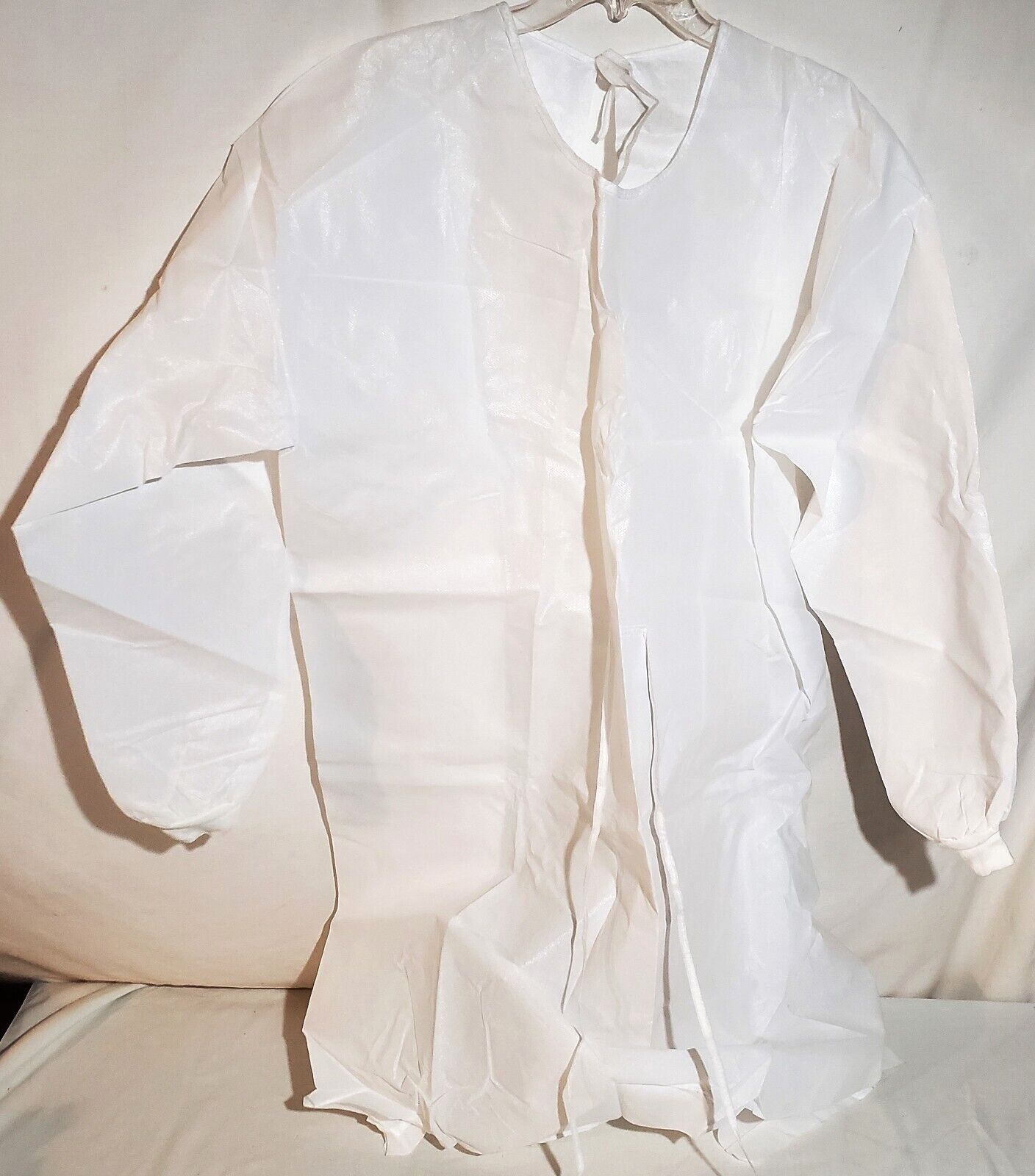 CELLUCAP 434TKC Isolation Barrier Gown,XL,White 3RKU6