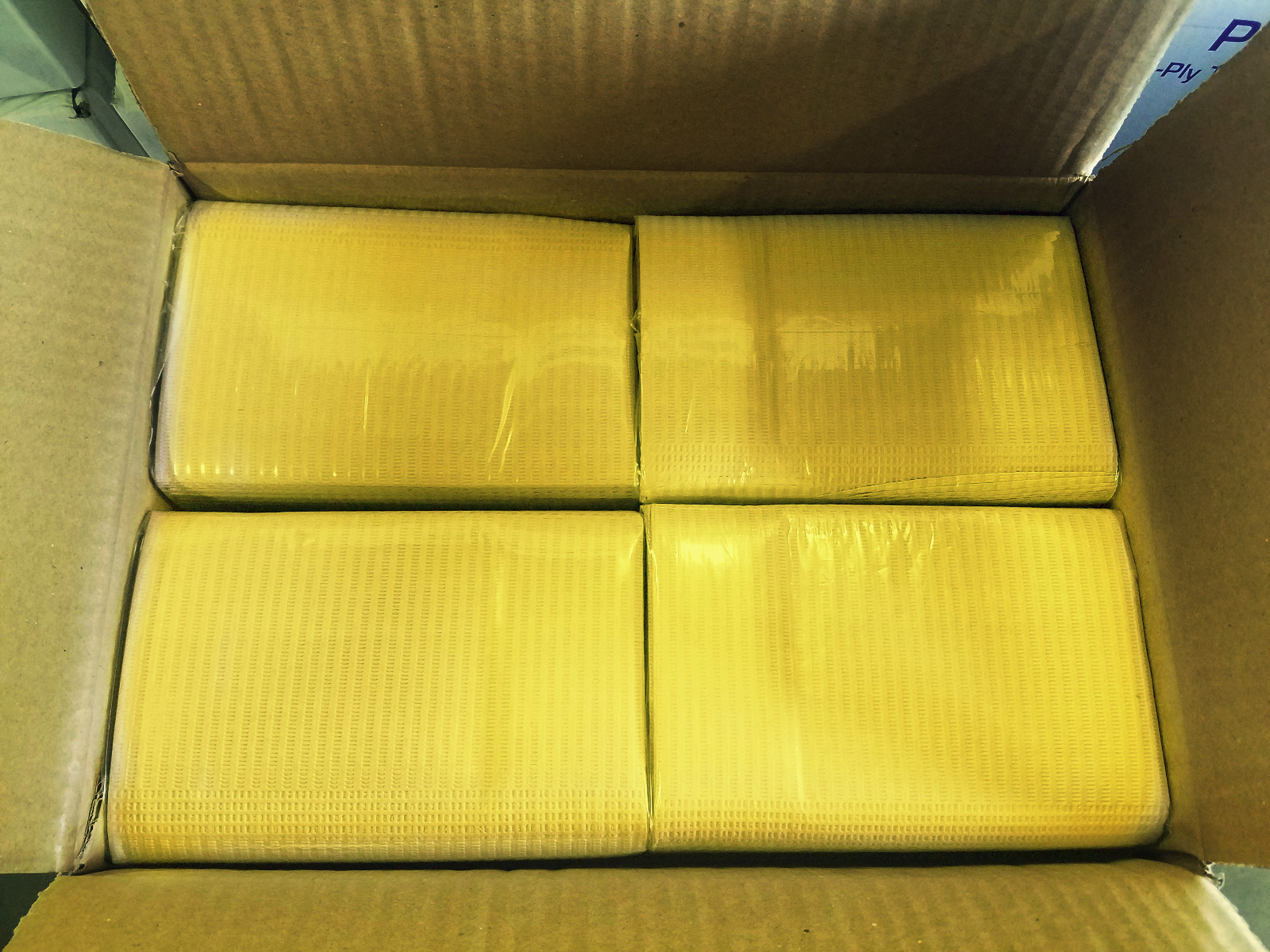 500 Yellow Patient Bibs (2+1)Ply Towels Polyback 18×13 TATTOO DENTAL MEDICAL