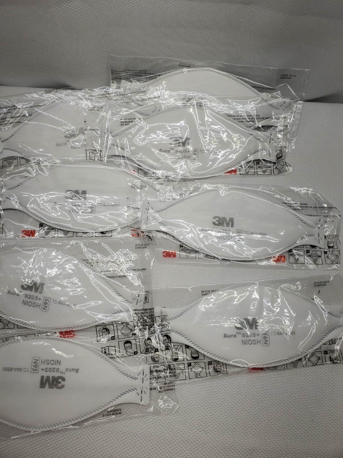 (10 Pack) 3M Aura 9205+ N95 NIOSH Particulate Respirator & Surgical Face Masks