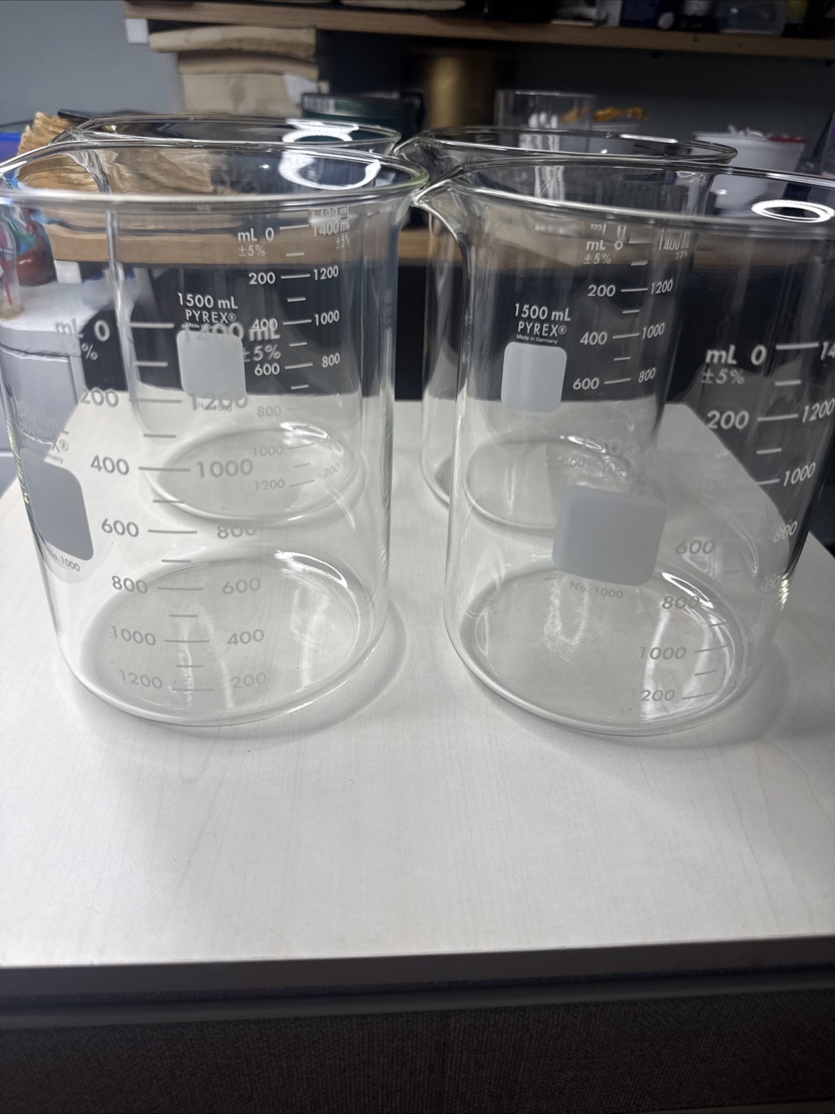 Corning Pyrex 1000-1XL Glass 1.5 Liter Graduated Low Form Griffin Beaker 4 PACK