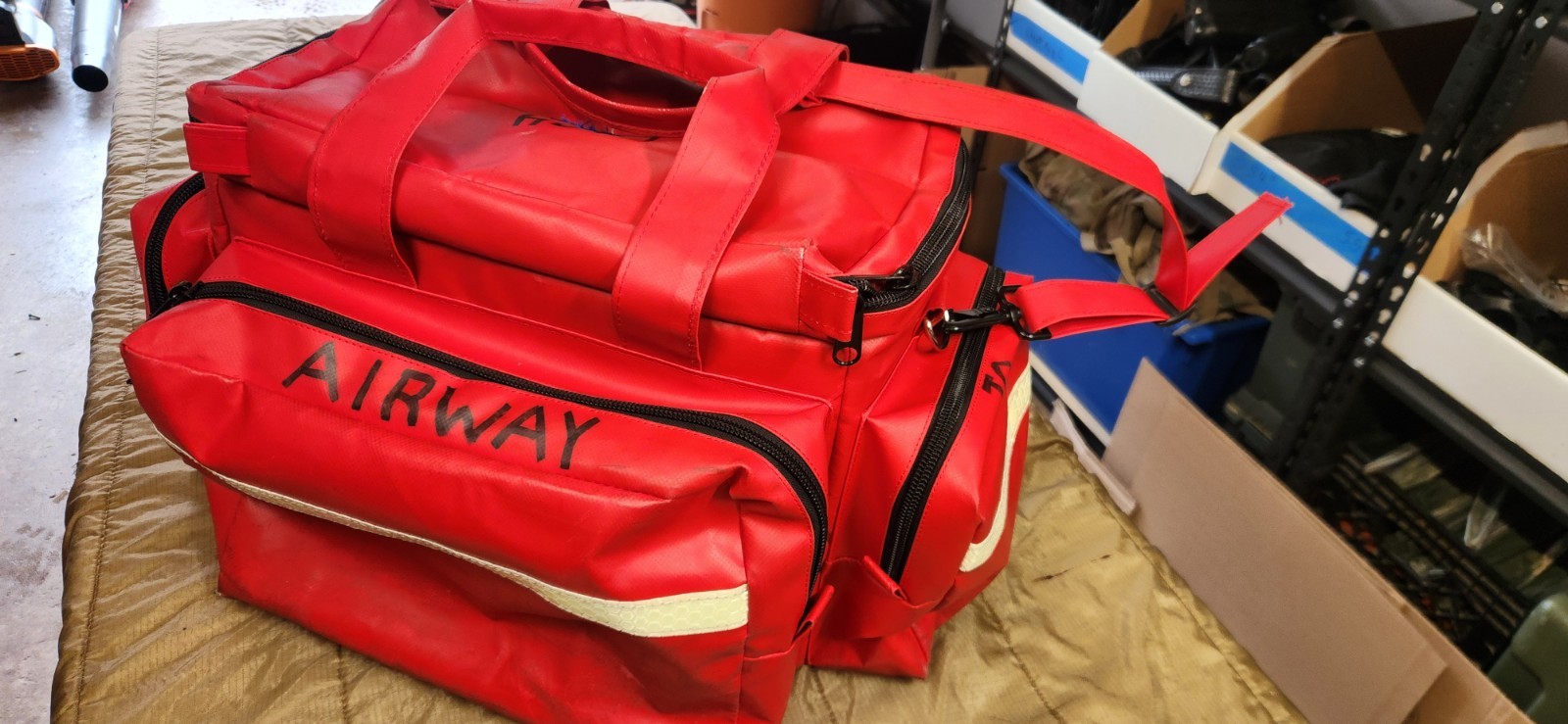 L.A. Rescue Bfr attack bagEMS Trauma Bag w/ Shoulder Strap & Clear Zip Pouch