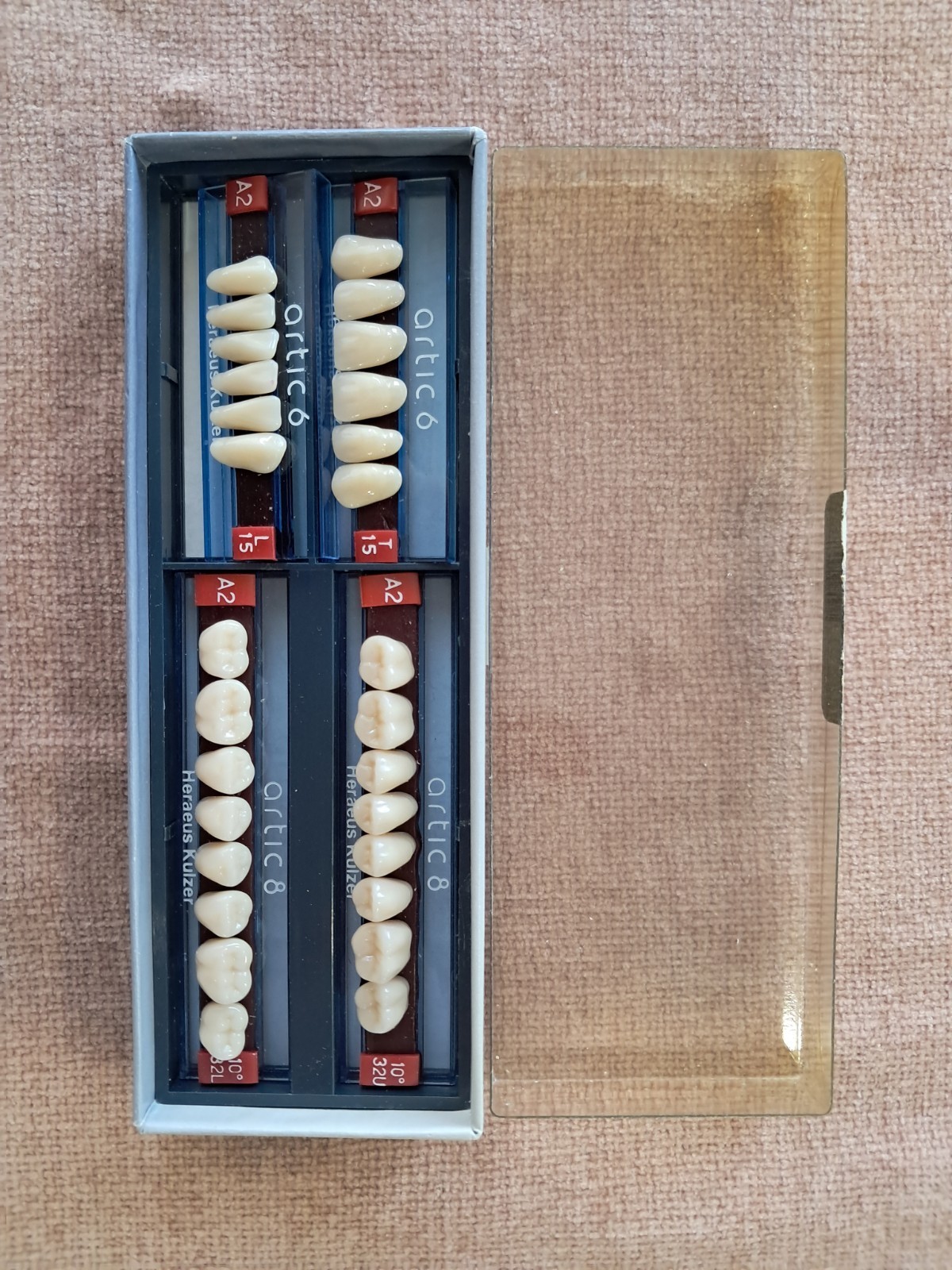 Heraeus Kulzer Artic Acrylic Teeth Sample Pack – 4 Cards – Shade A2 – Germany