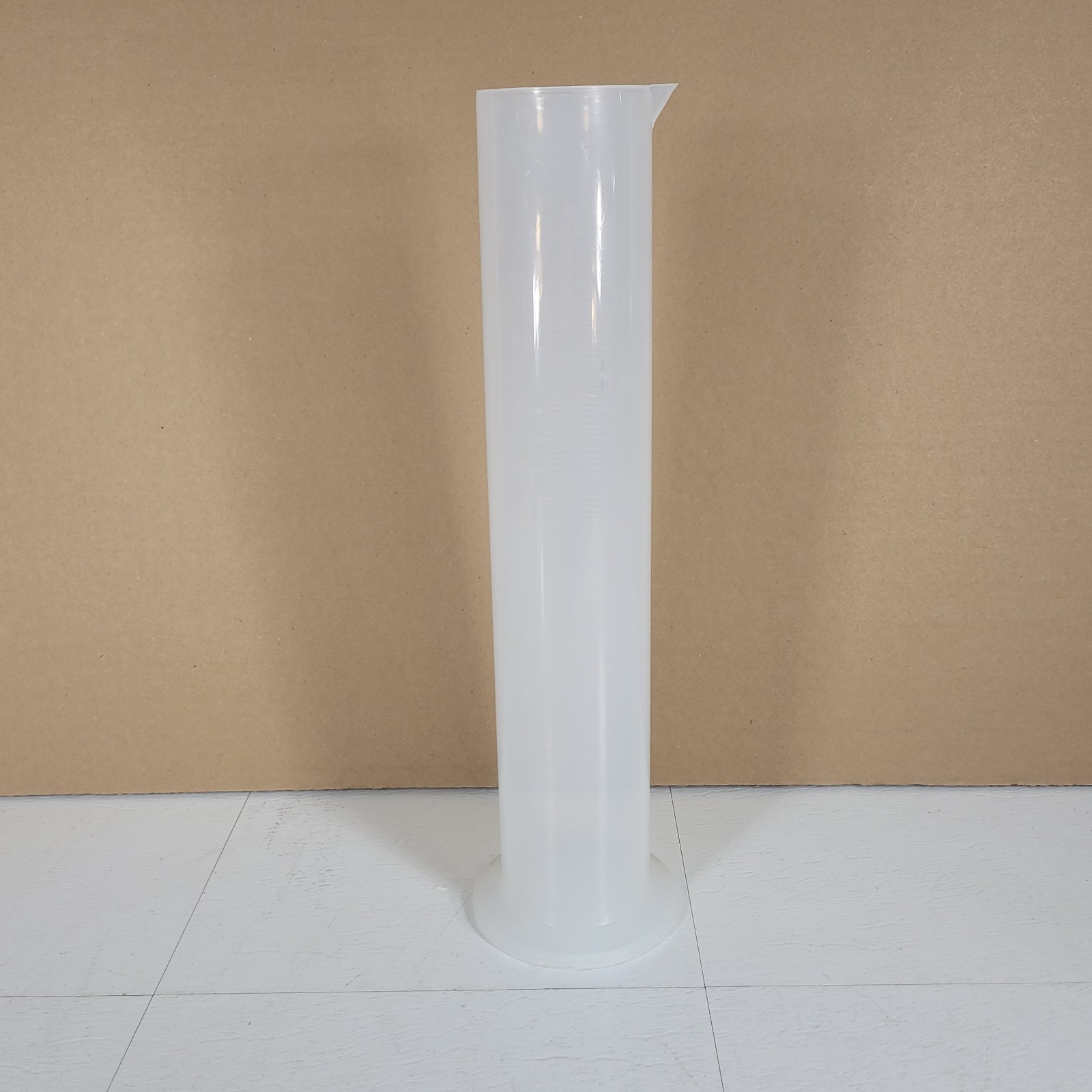 PolyLab 2000mL Capacity Graduated Measuring Cylinder Polypropylene Plastic 20°C