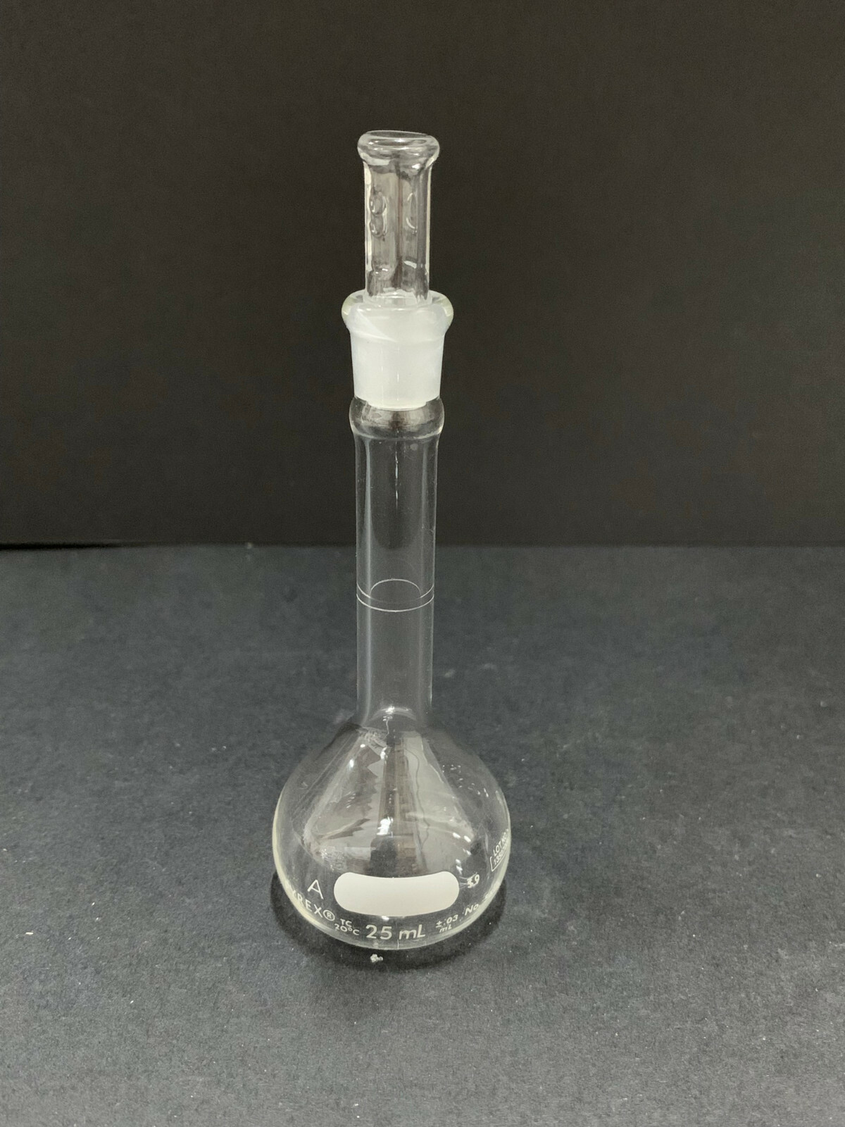Pyrex 5646-25 25 mL Verified Class A Volumetric Flask with Stopper