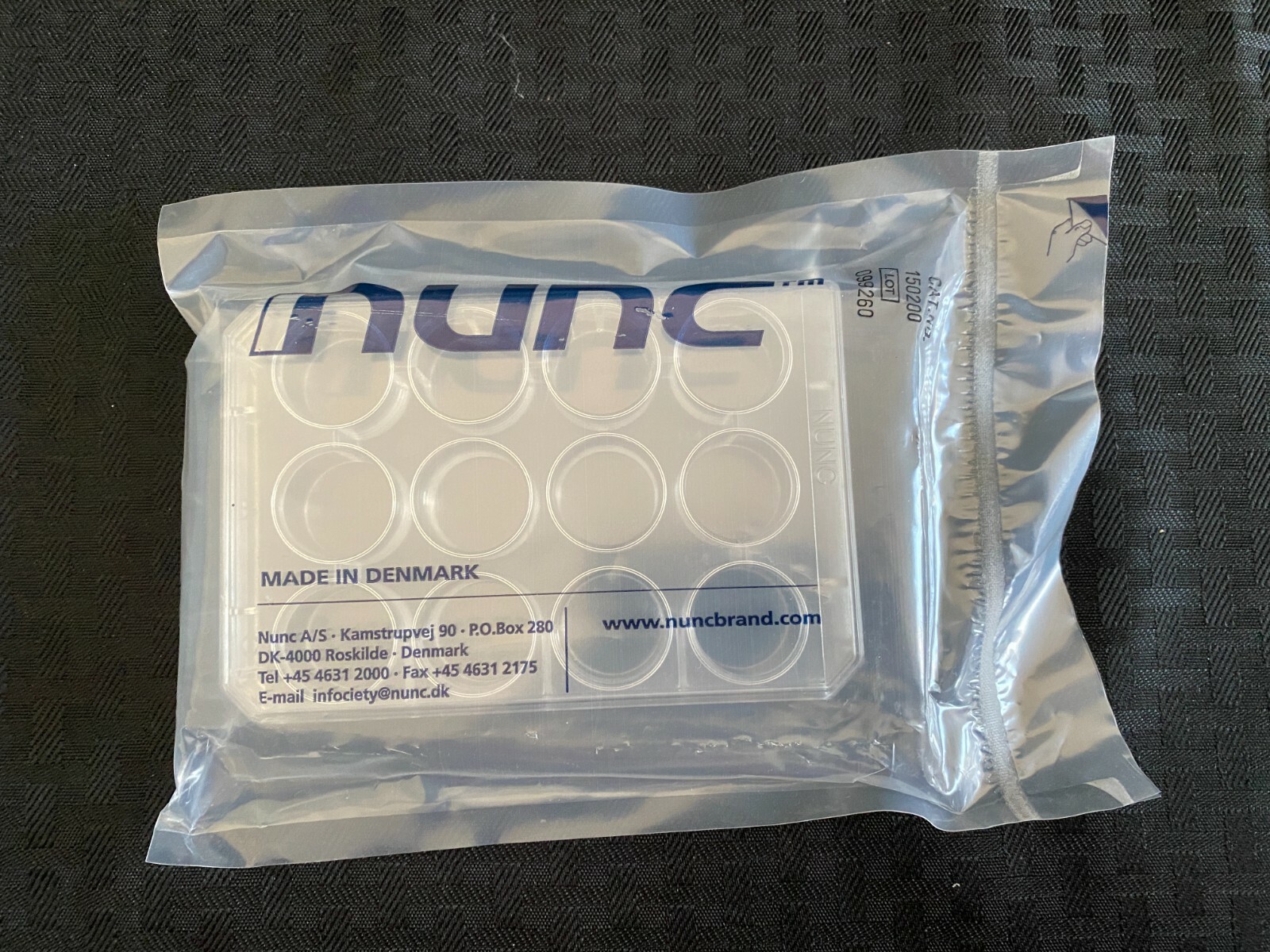 (42) Nunc Polystyrene 2mL 12-Well Multidish Flat Bottom Cell Culture Dish & Lid