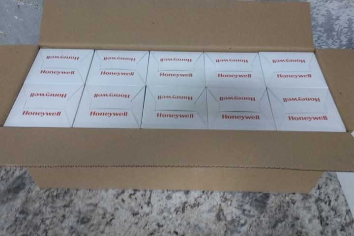 Honeywell DC300N95 8000 Pk Universal Size White Disposable Respirator