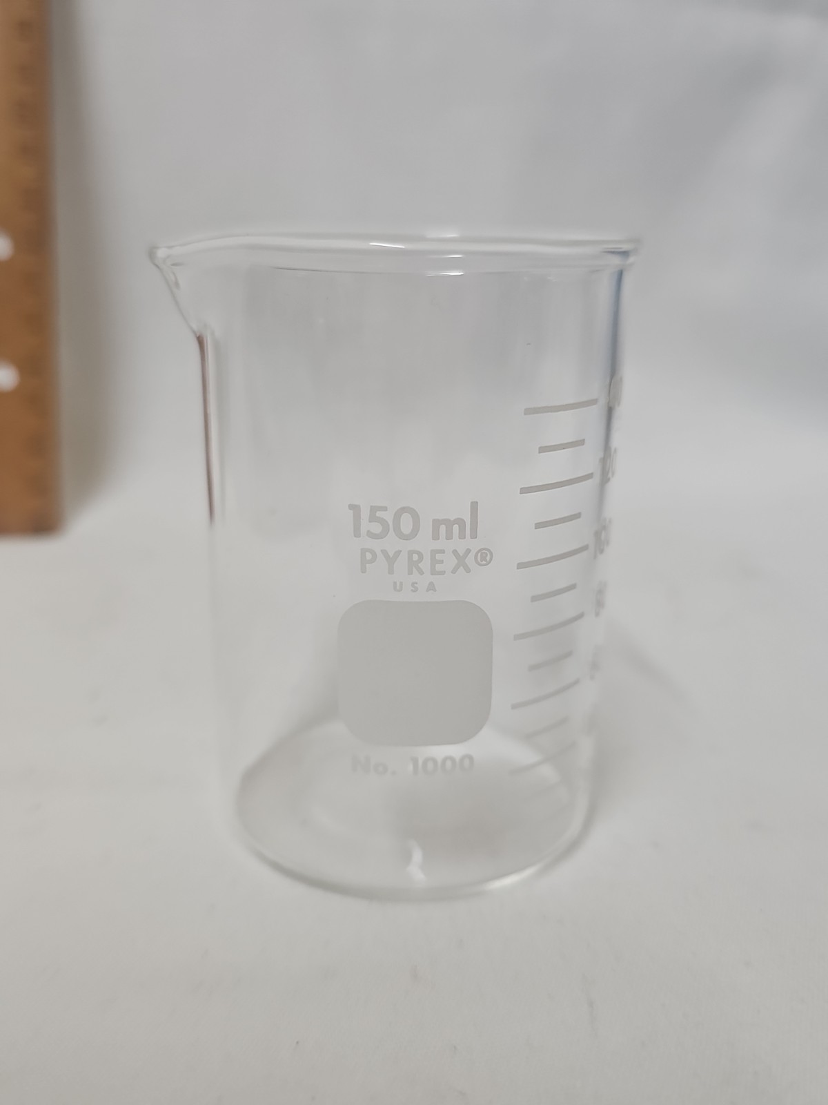 PYREX Glass Beaker 150 ml Graduated Laboratory Chemistry No. 1000. T-179