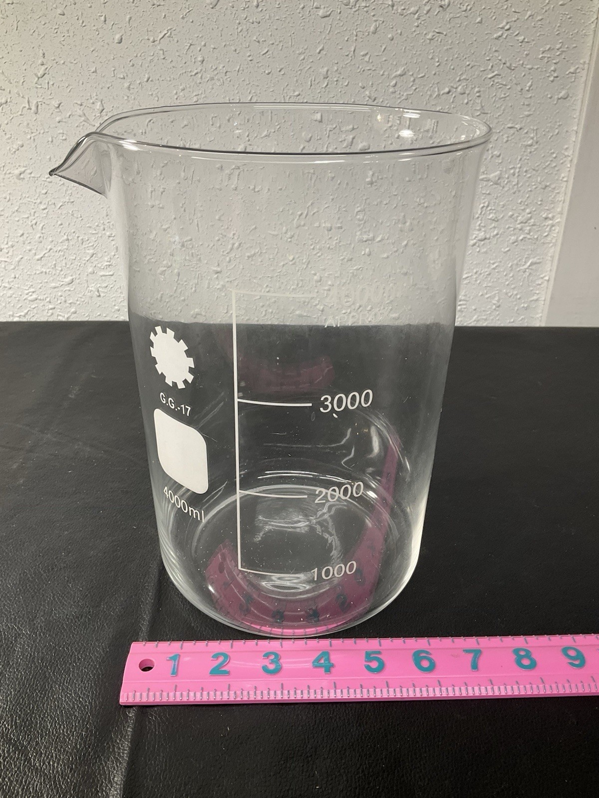 Brand New – Unopened – Unbranded Scientific Glass Beaker GG17 4000ml