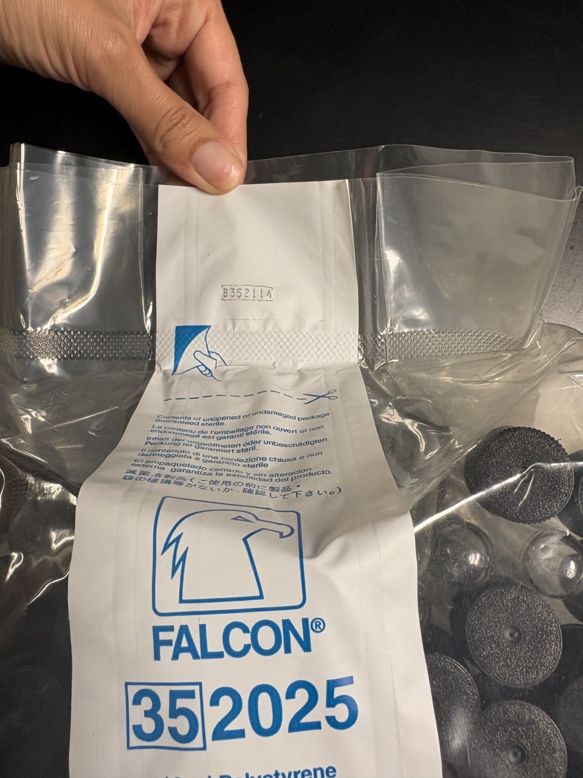 125 Falcon® 16 mL Round Bottom Polystyrene, with Screw Cap, Sterile (#352025)