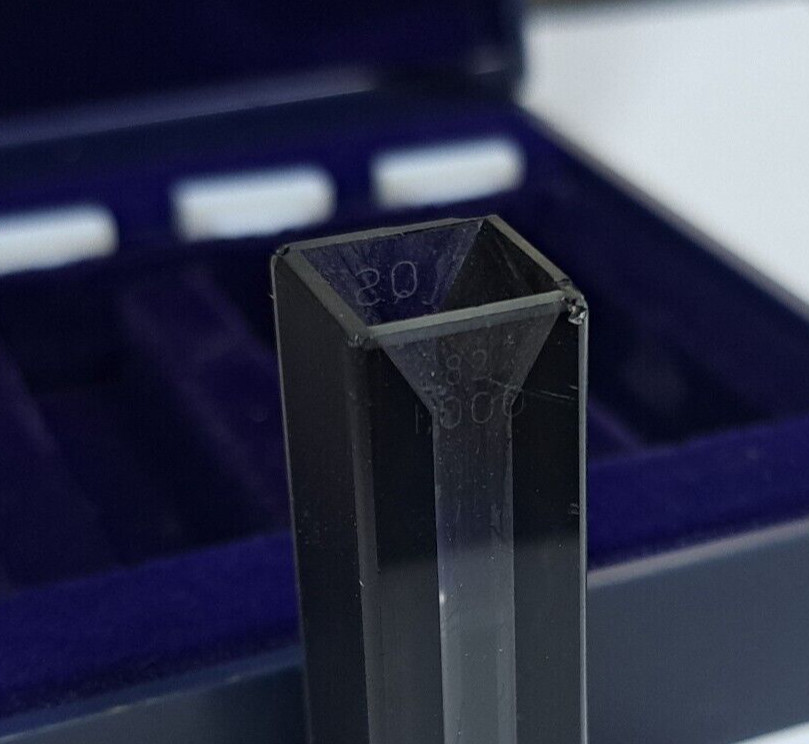 HELLMA – Type: 82, QS-1.000 – Cuvette w/ Box + 4 caps as shown