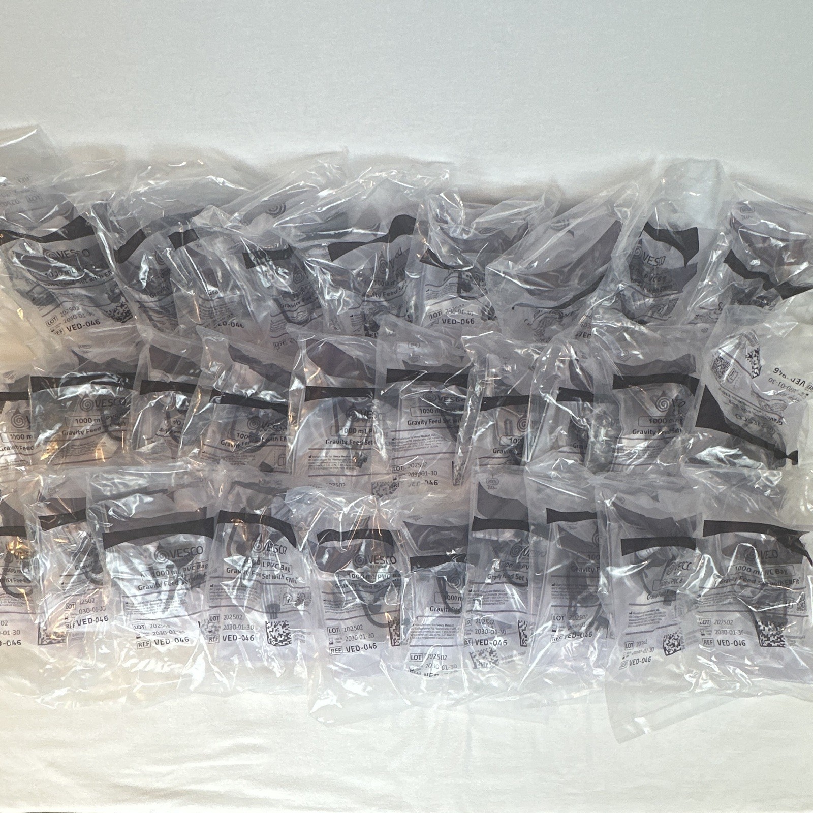 Lot of 30 Vesco Medical 1000mL PVC Bag Gravity Feed Set with ENFit VED-046