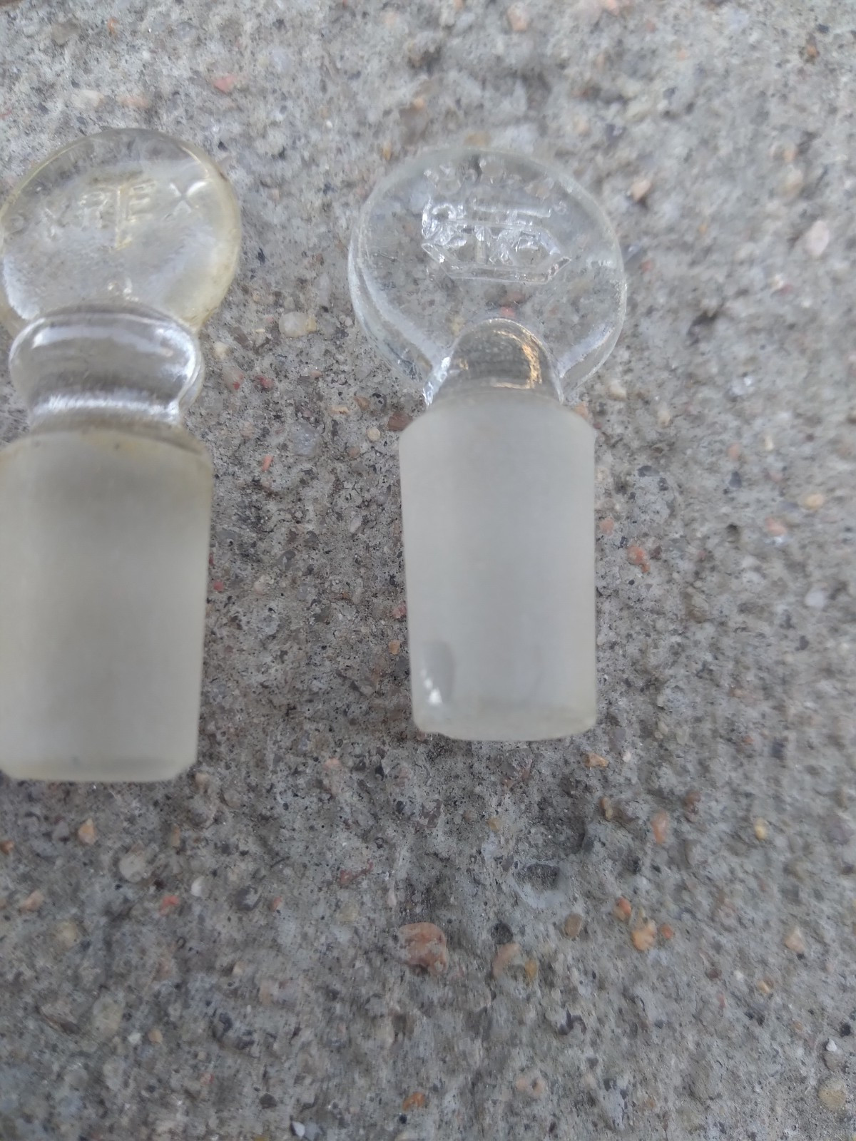 Vintage Small Pyrex Stoppers for Test Tubes LOT of 13 T9 K