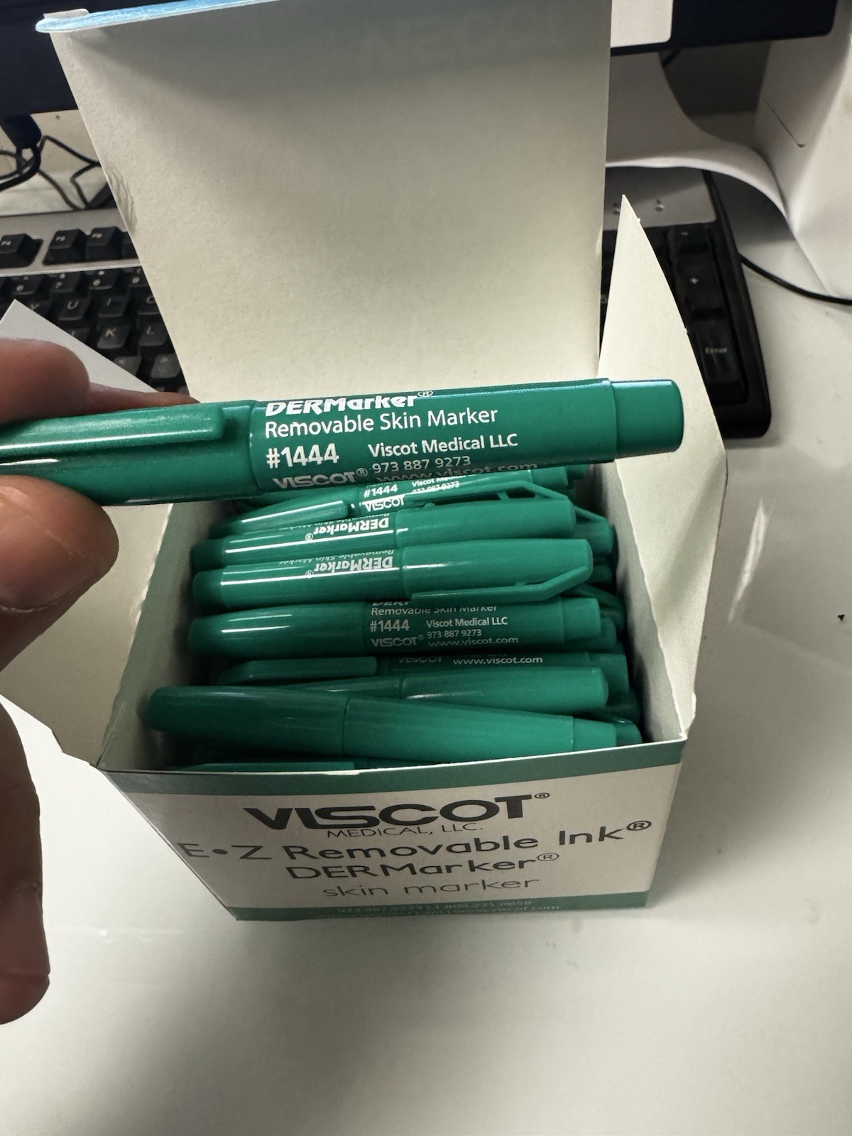 Skin E-Z Skin Marker Regular Tip Green, Non-Sterile VISCOT #1444, 50/Each/BOX.