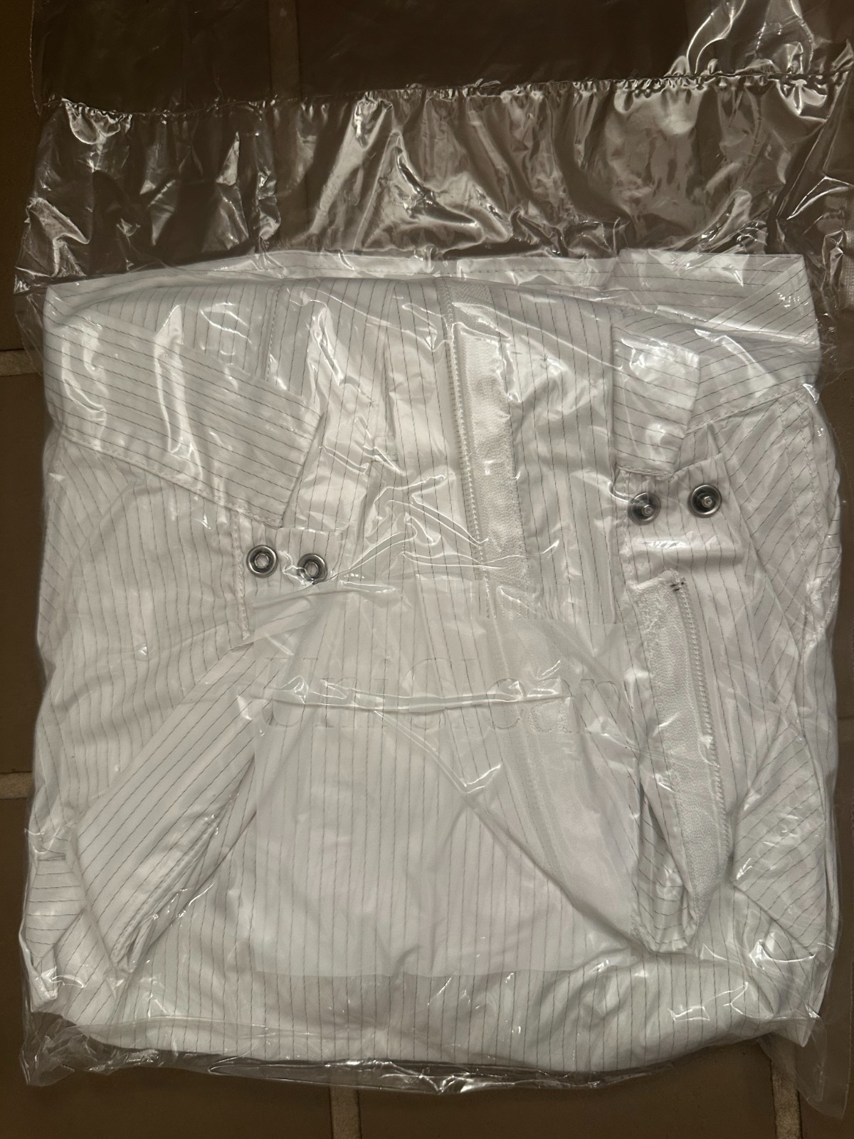 UNICLEAN COVERALL – XL Class 7 – STERILE ESD – 09/08/2026 – 99% POLY 1% CARBON