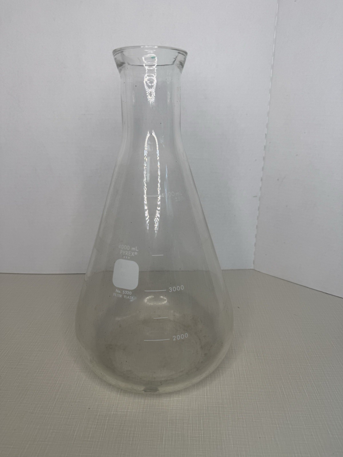 Pyrex 5320-4L Heavy Wall Filter Flask 4000mL Capacity Graduated Glass