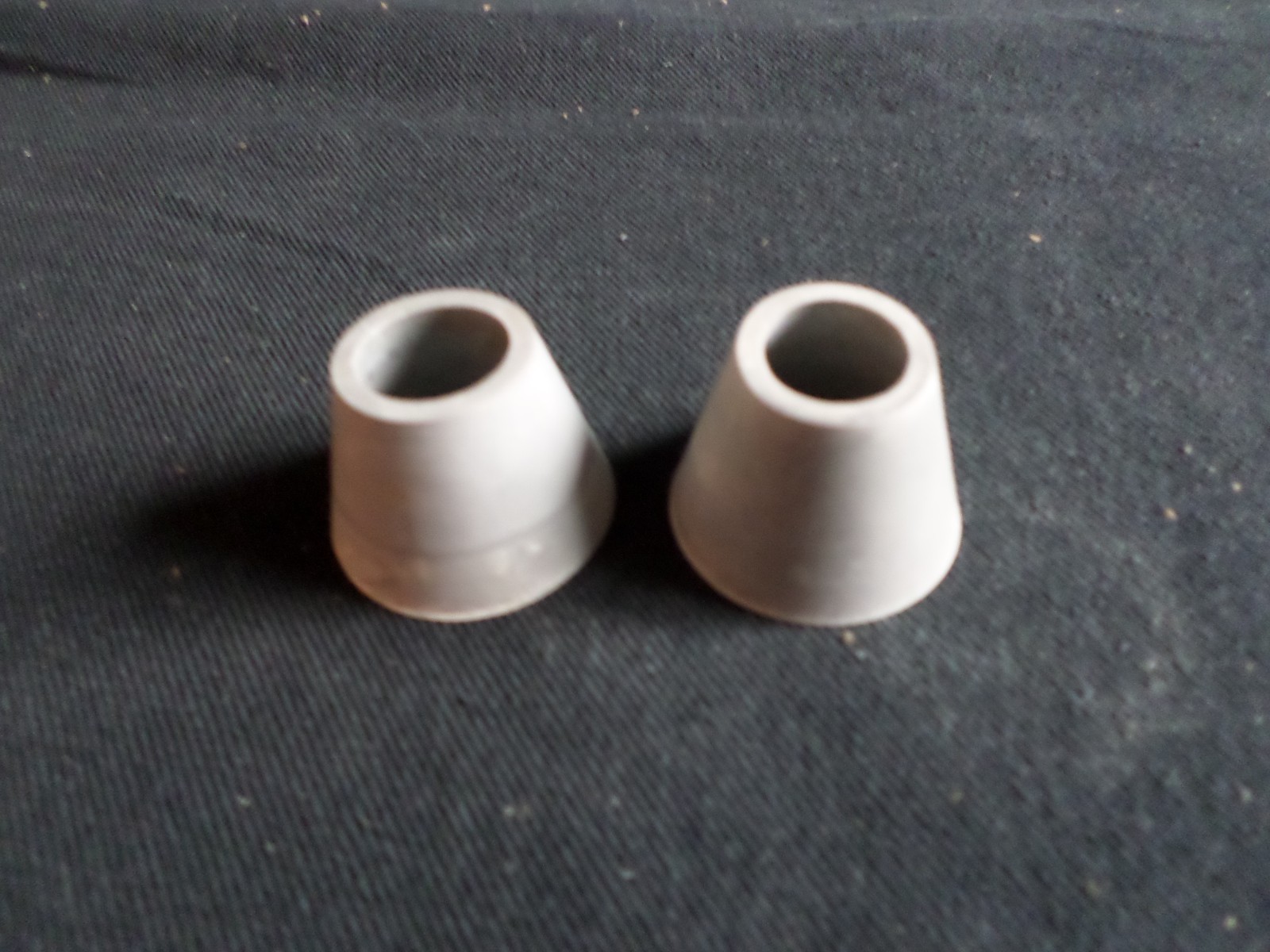 Laboratory #3 Neoprene Rubber Pluro Stopper for Funnels 23 x 35mm 2/Pack