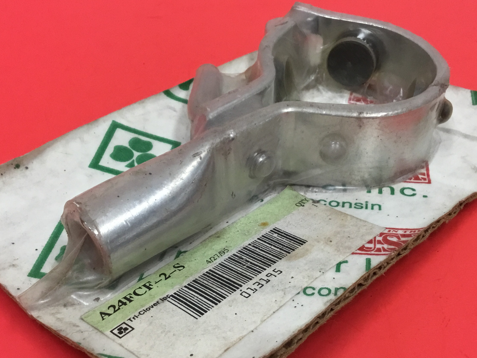 Tri-Clover – P/N: A24FCF-2-S – Pipe Hanger – NEW