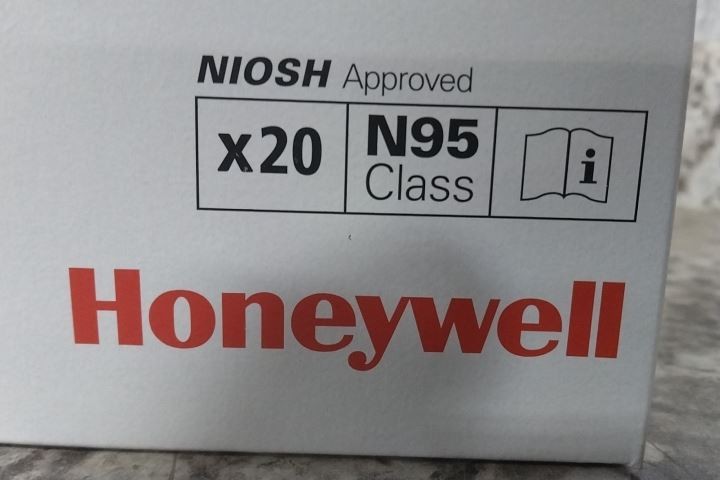 Honeywell DC300N95 8000 Pk Universal Size White Disposable Respirator