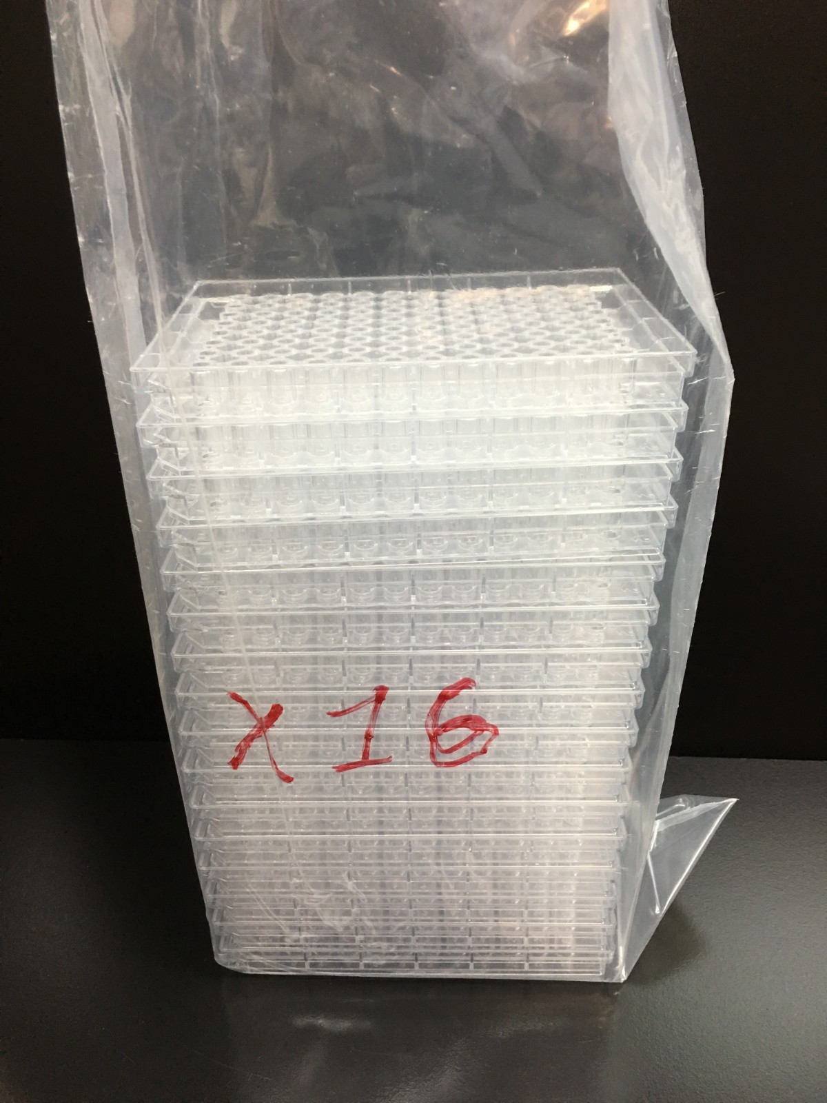 Corning REF 3695 | 96-well Clear Flat Bottom Polystyrene Microplate Lot 16 PCS
