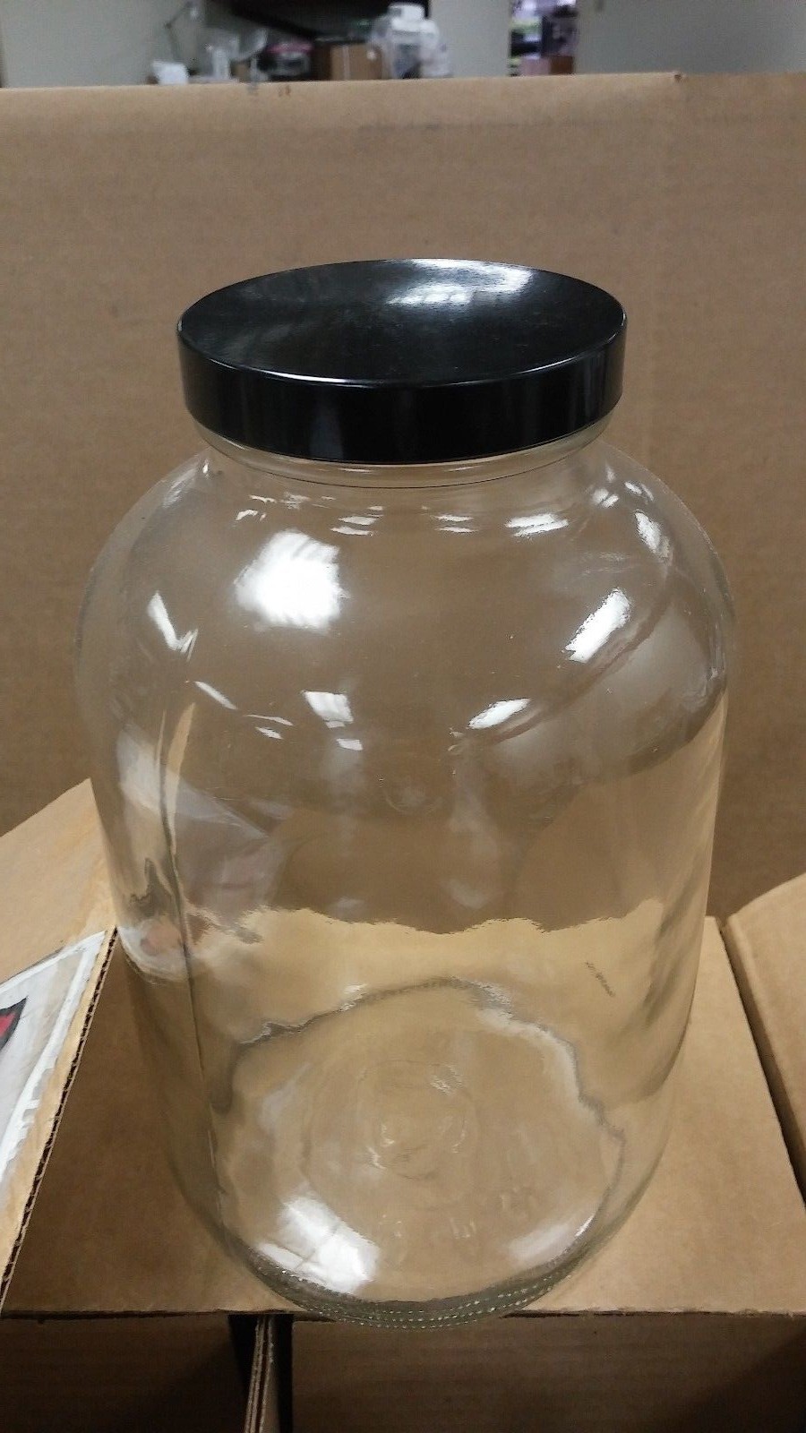 QORPAK VWR 128oz Fl Glass Standard Wide Mouth Bottle with Black Lid Case of 4