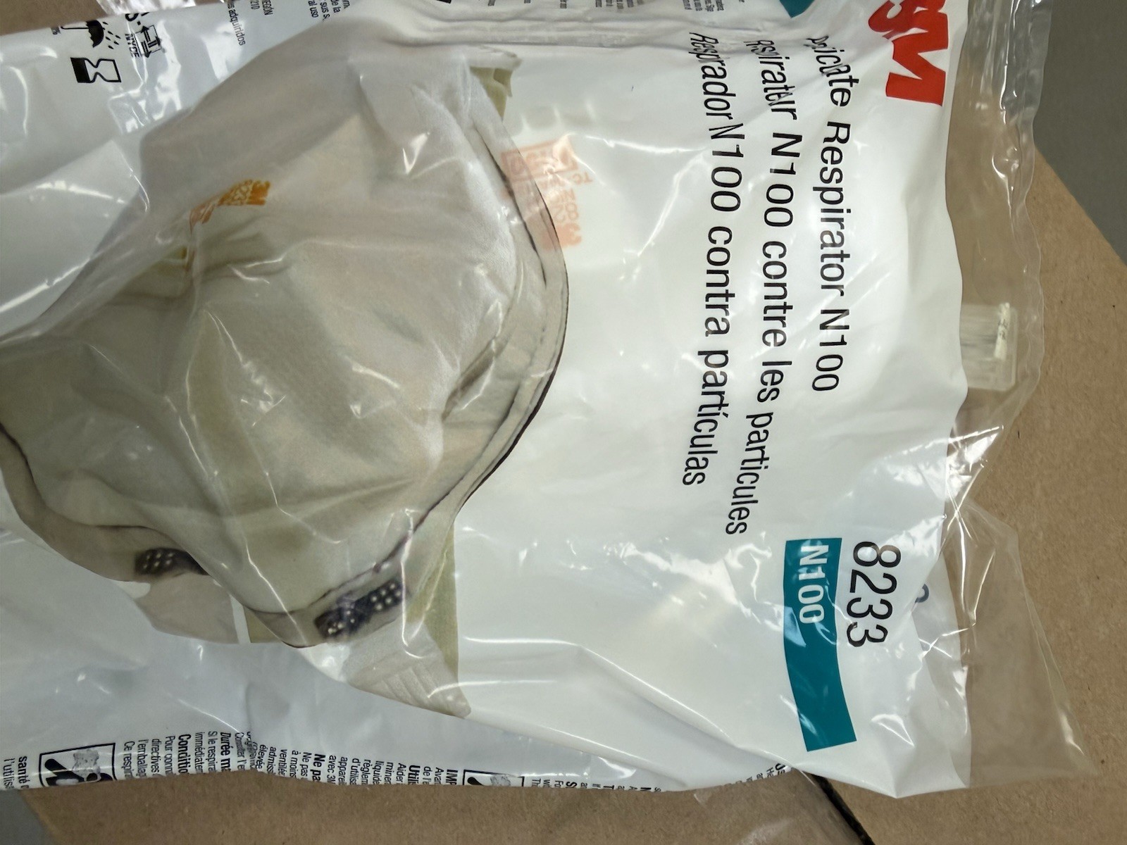 3M 8233 N100 Disposable Respirator Mask Case