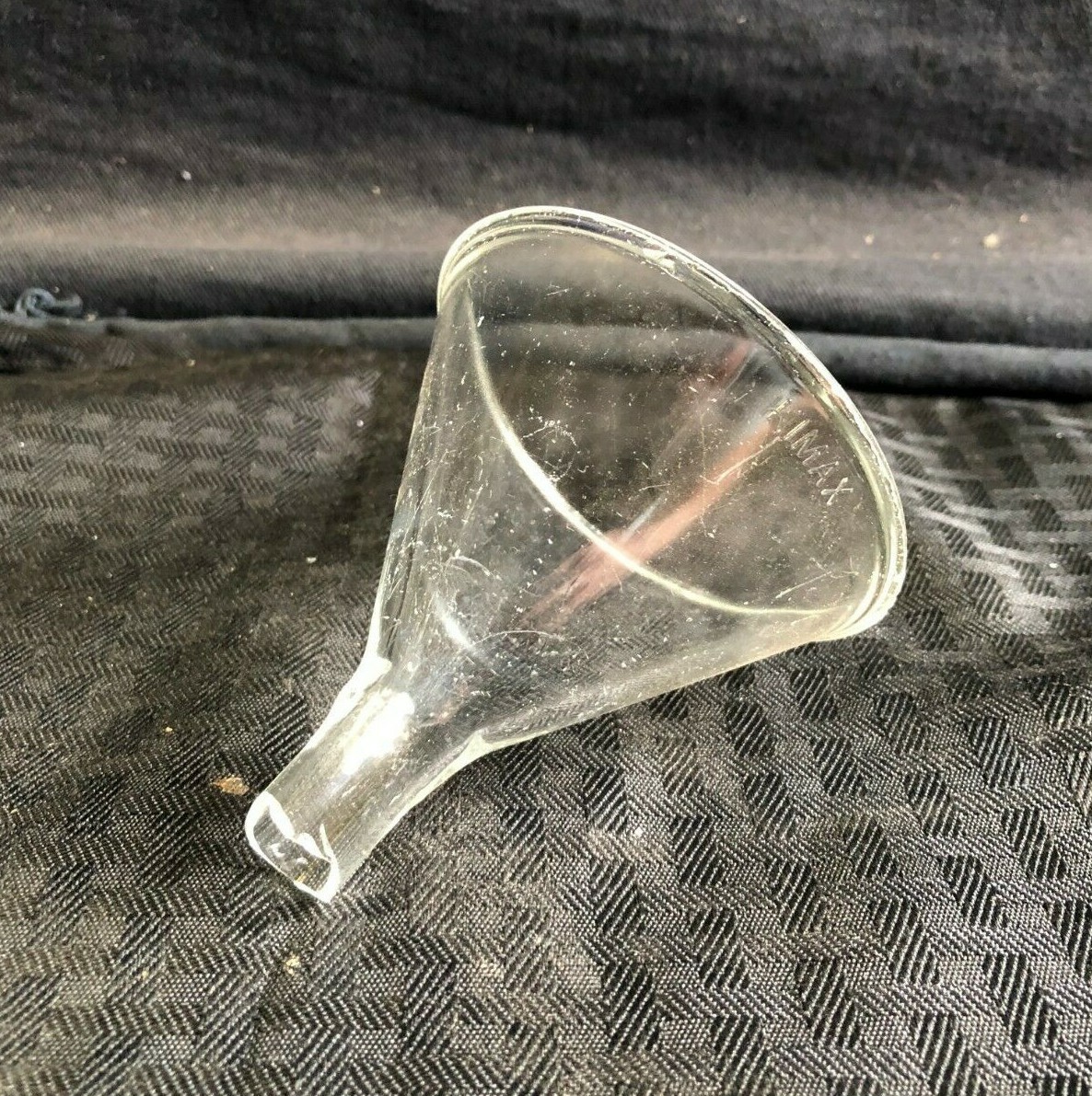 Kimble Kimax Glass 80mm ID 15mm OD Short Stem, Filling Funnel 29020-80 Chipped