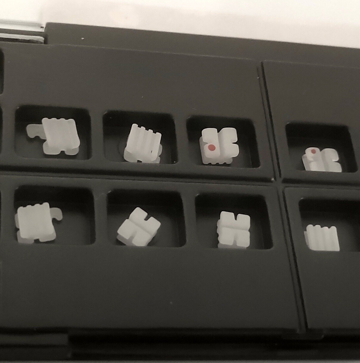 5 Packs Dental Ceramic Brackets 022 Roth 345 Hooks 20pcs per pack White Color