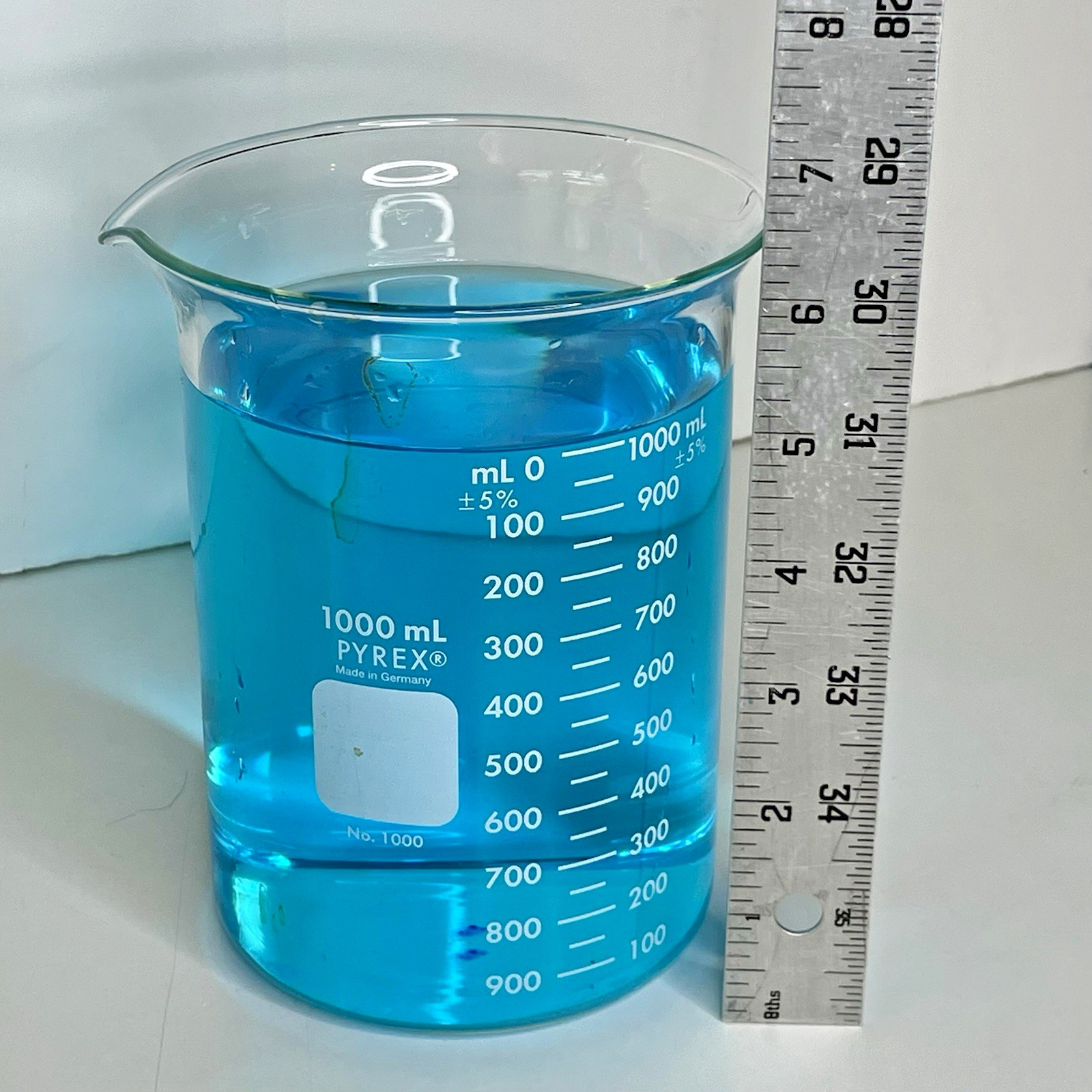PYREX 1000 ml Glass Beaker Borosilicate No 1000 Made in Germany Science Lab
